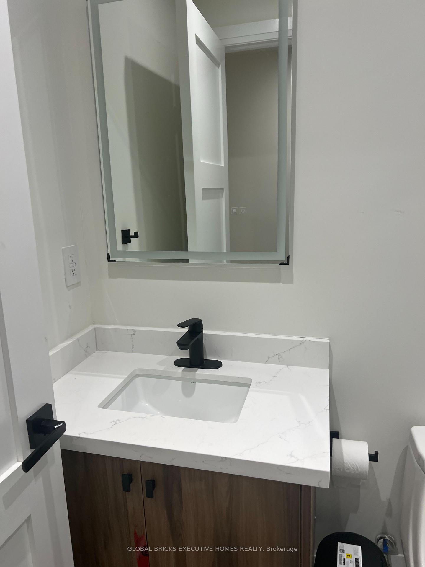 Photo 27 of 25A Pine Avenue N, Mississauga, Port Credit — HOMEH