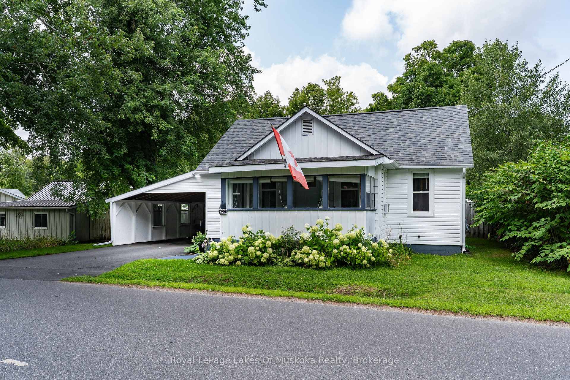 Photo of 570 Pinedale Road