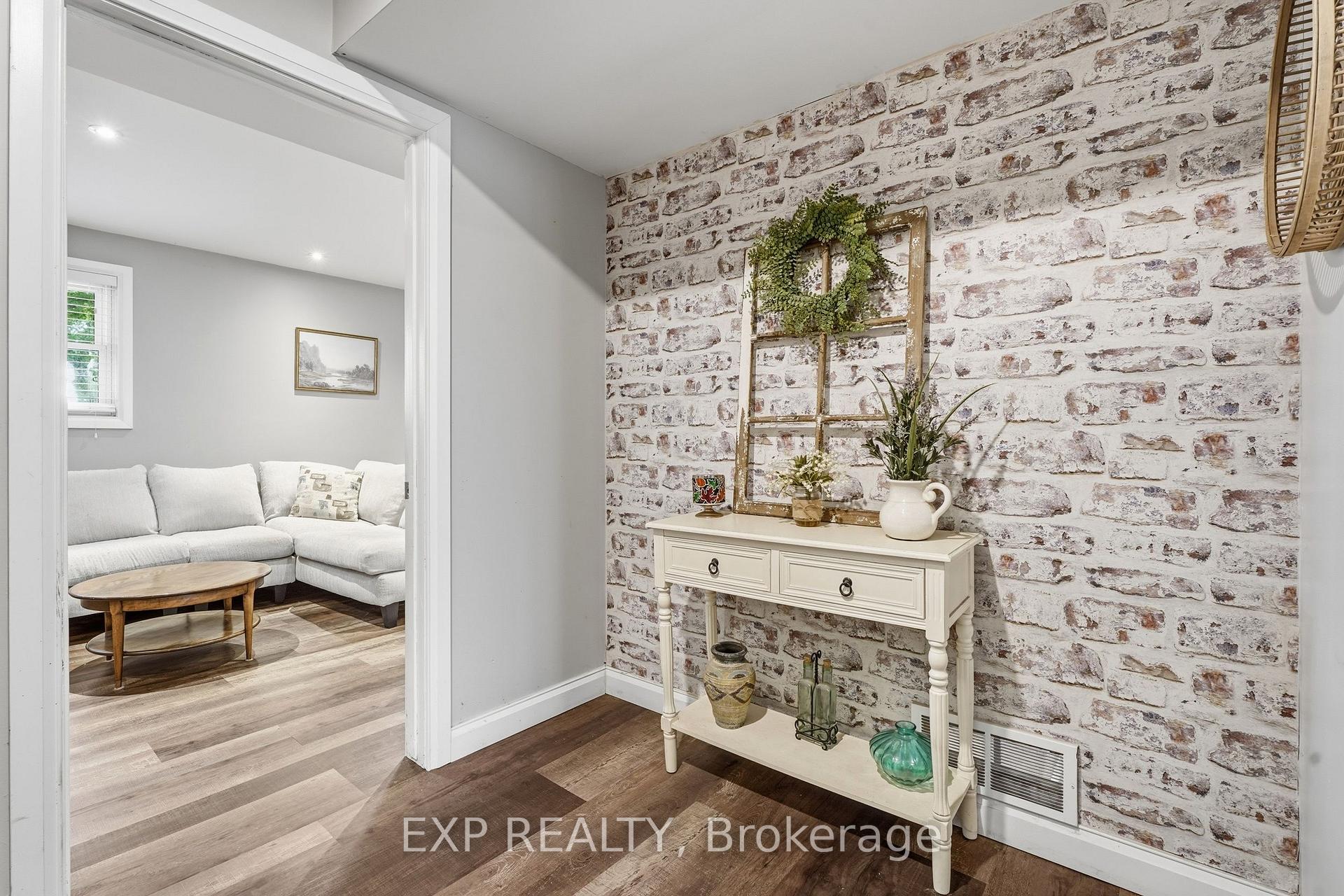 Photo 23 of 72 Crestlynn Crescent, Norfolk, Simcoe — HOMEH