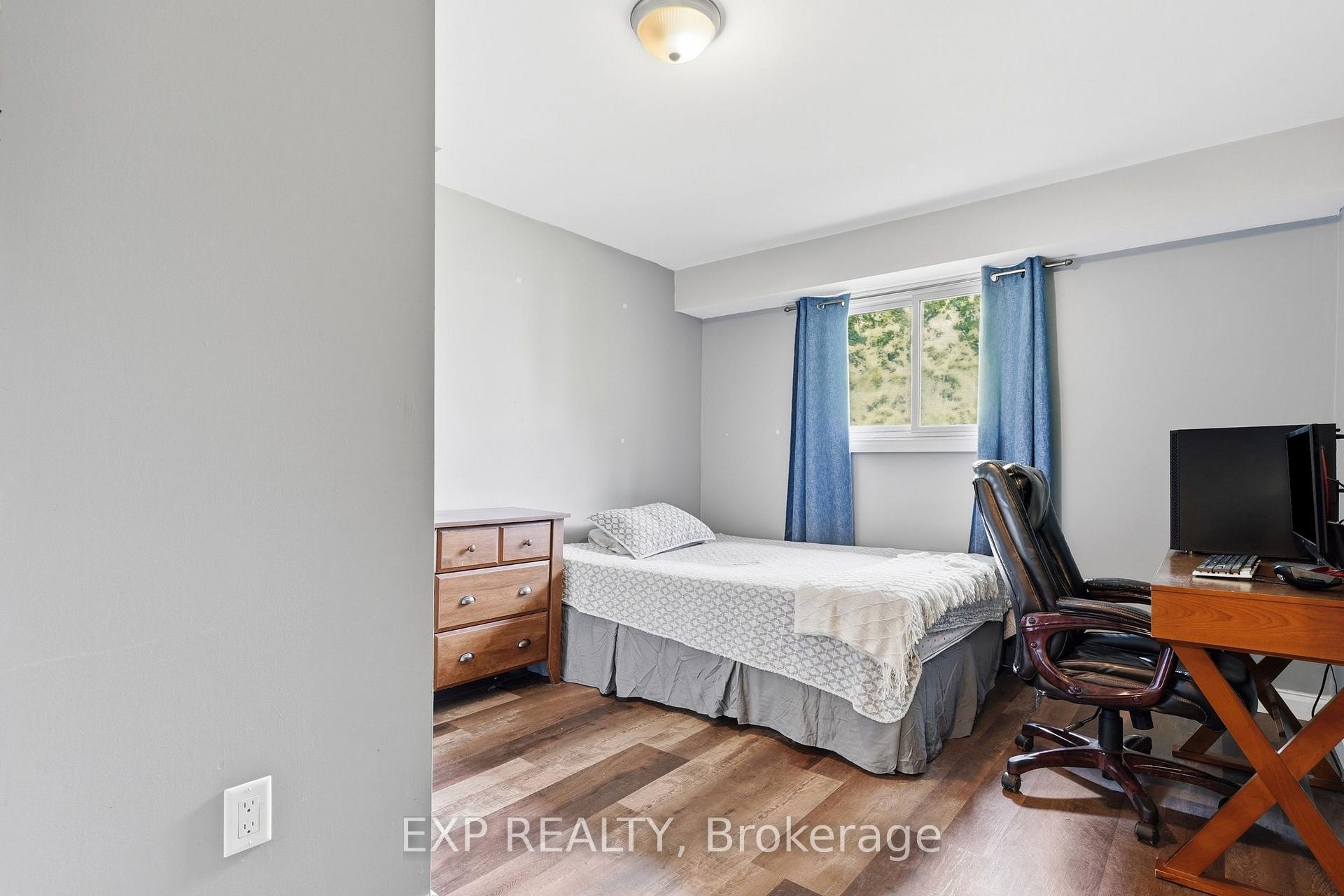 Photo 29 of 72 Crestlynn Crescent, Norfolk, Simcoe — HOMEH