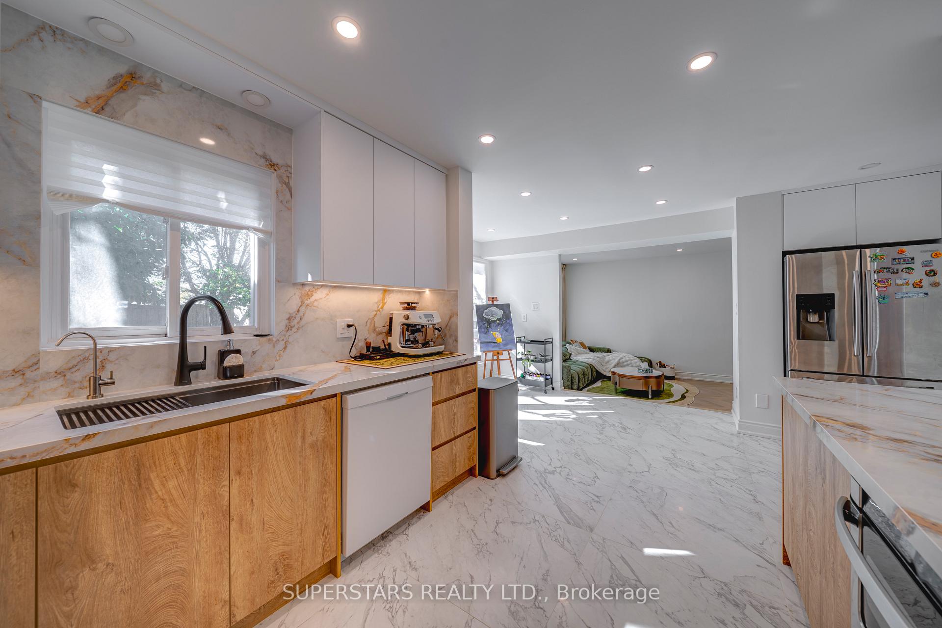 Photo 2 of 29 Barlow Road, Markham, Unionville — HOMEH