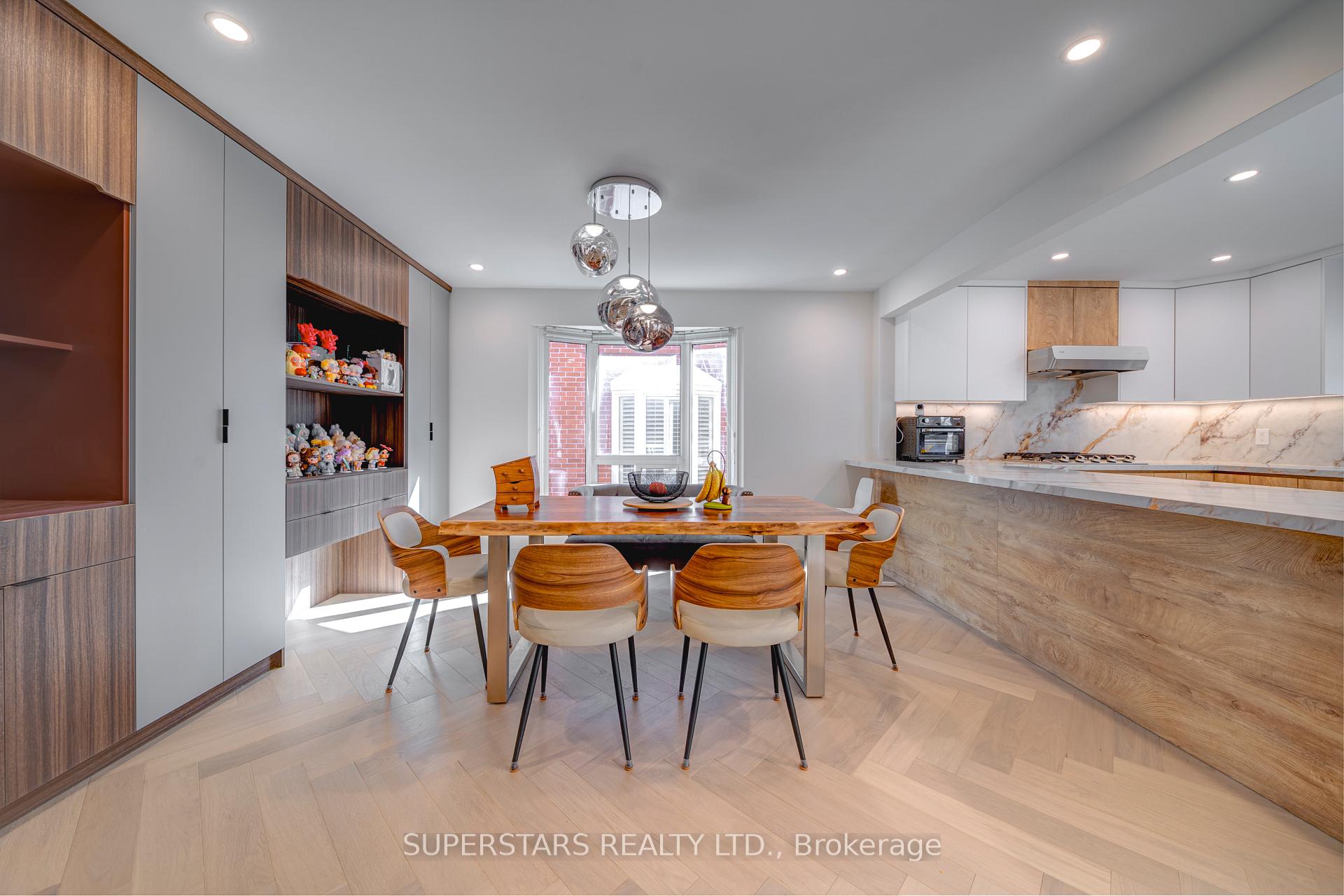 Photo 4 of 29 Barlow Road, Markham, Unionville — HOMEH