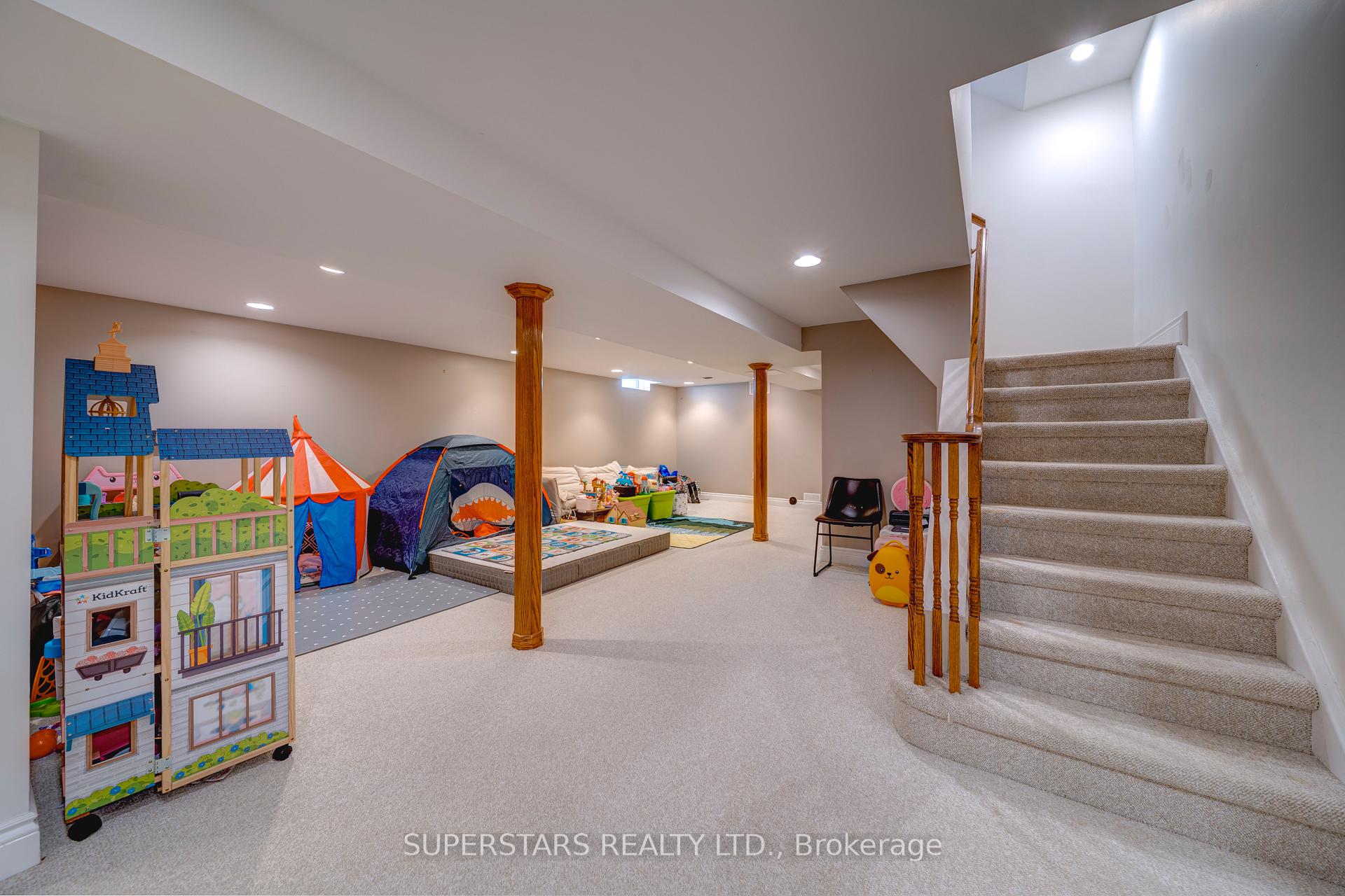 Photo 23 of 29 Barlow Road, Markham, Unionville — HOMEH
