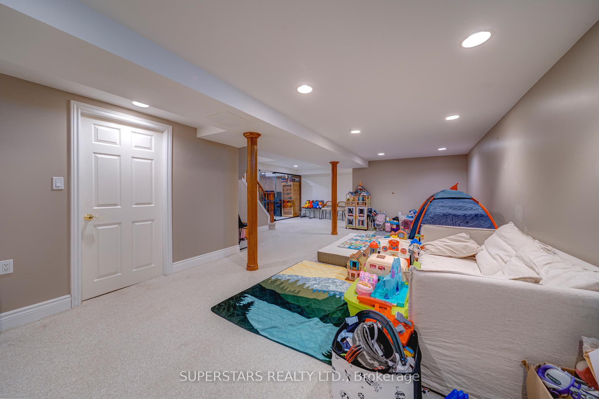 Photo 24 of 29 Barlow Road, Markham, Unionville — HOMEH