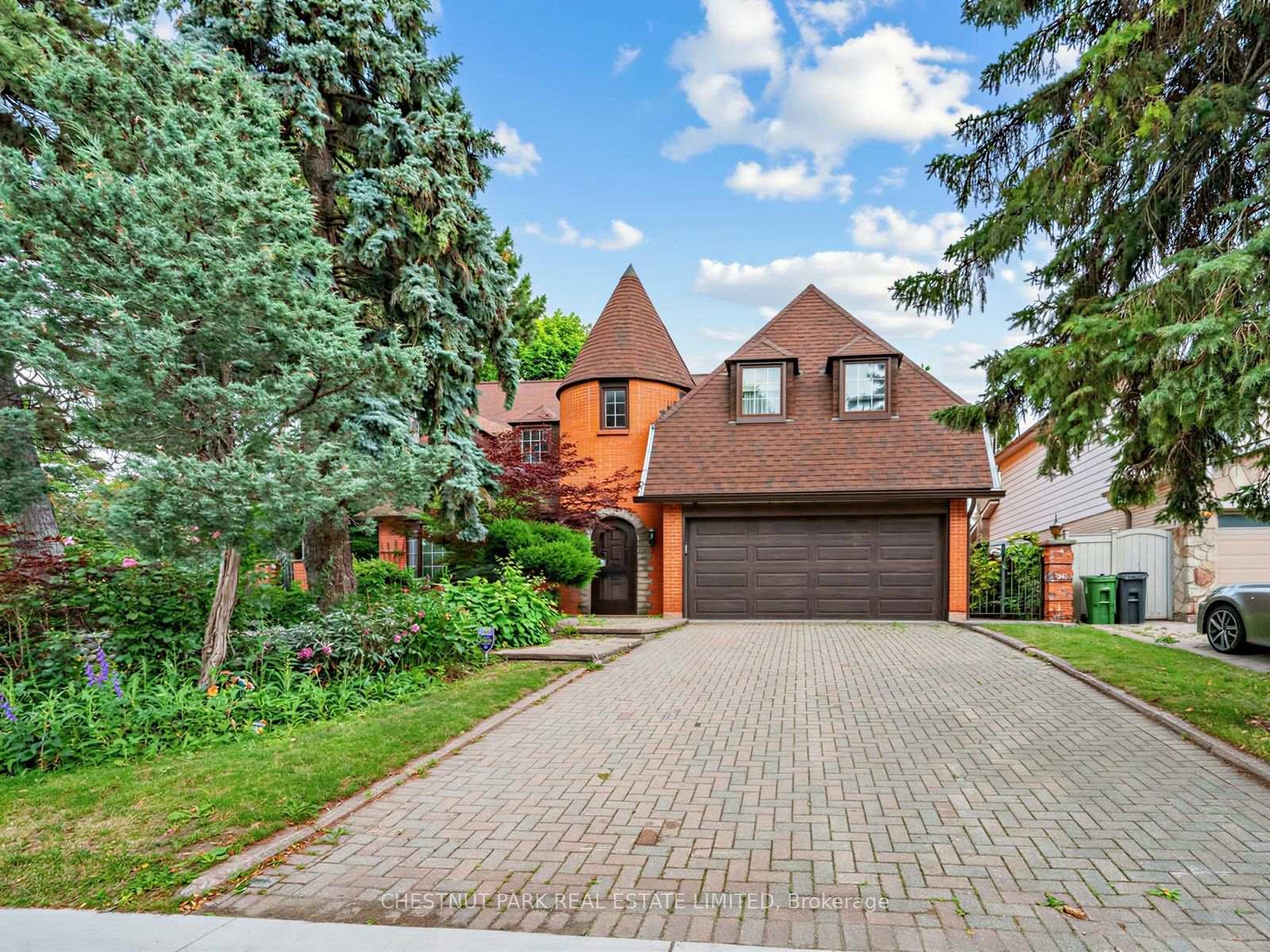 Photo 3 of 59 Chipstead Road, North York, Banbury-Don Mills — HOMEH