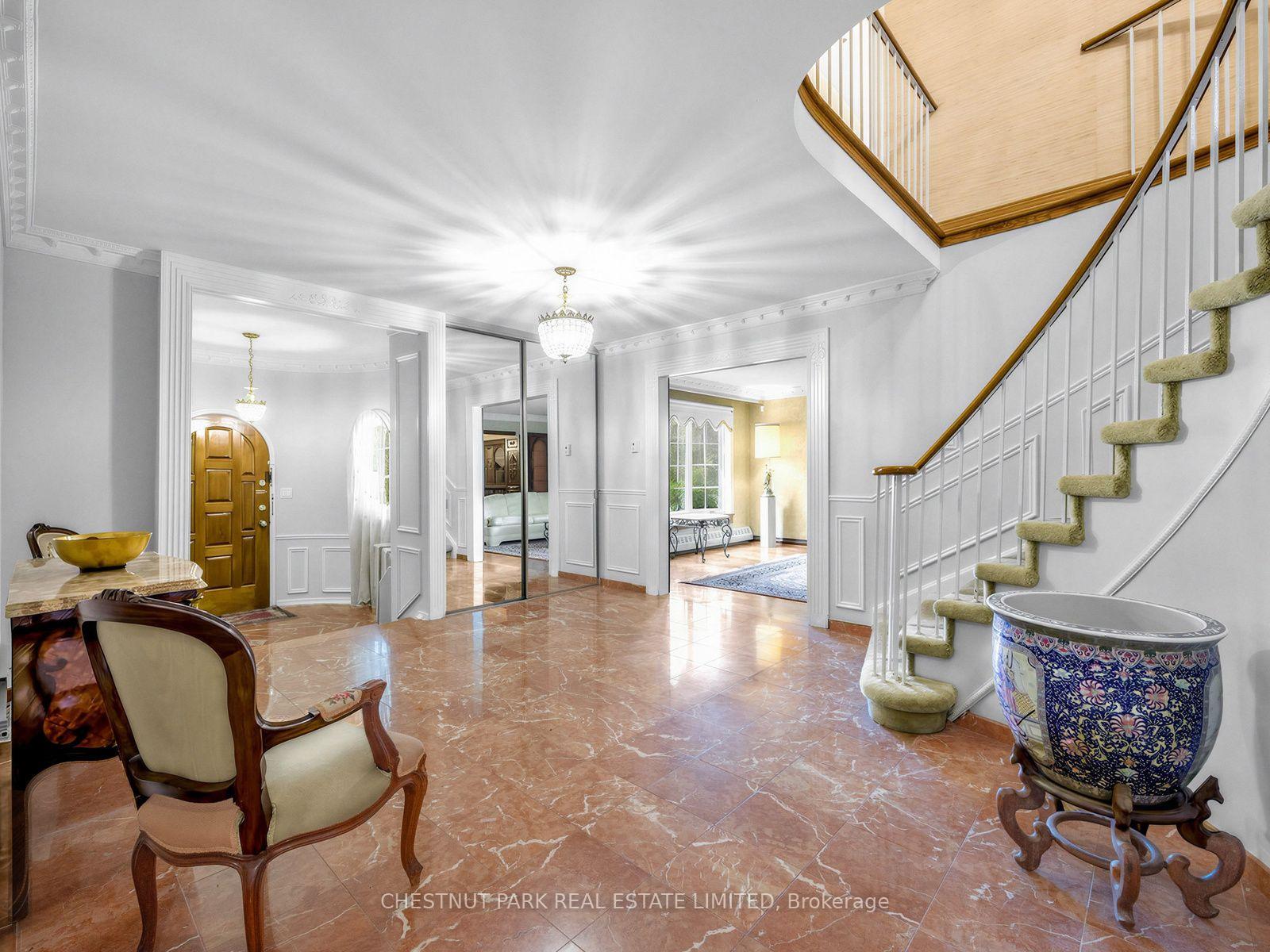 Photo 6 of 59 Chipstead Road, North York, Banbury-Don Mills — HOMEH