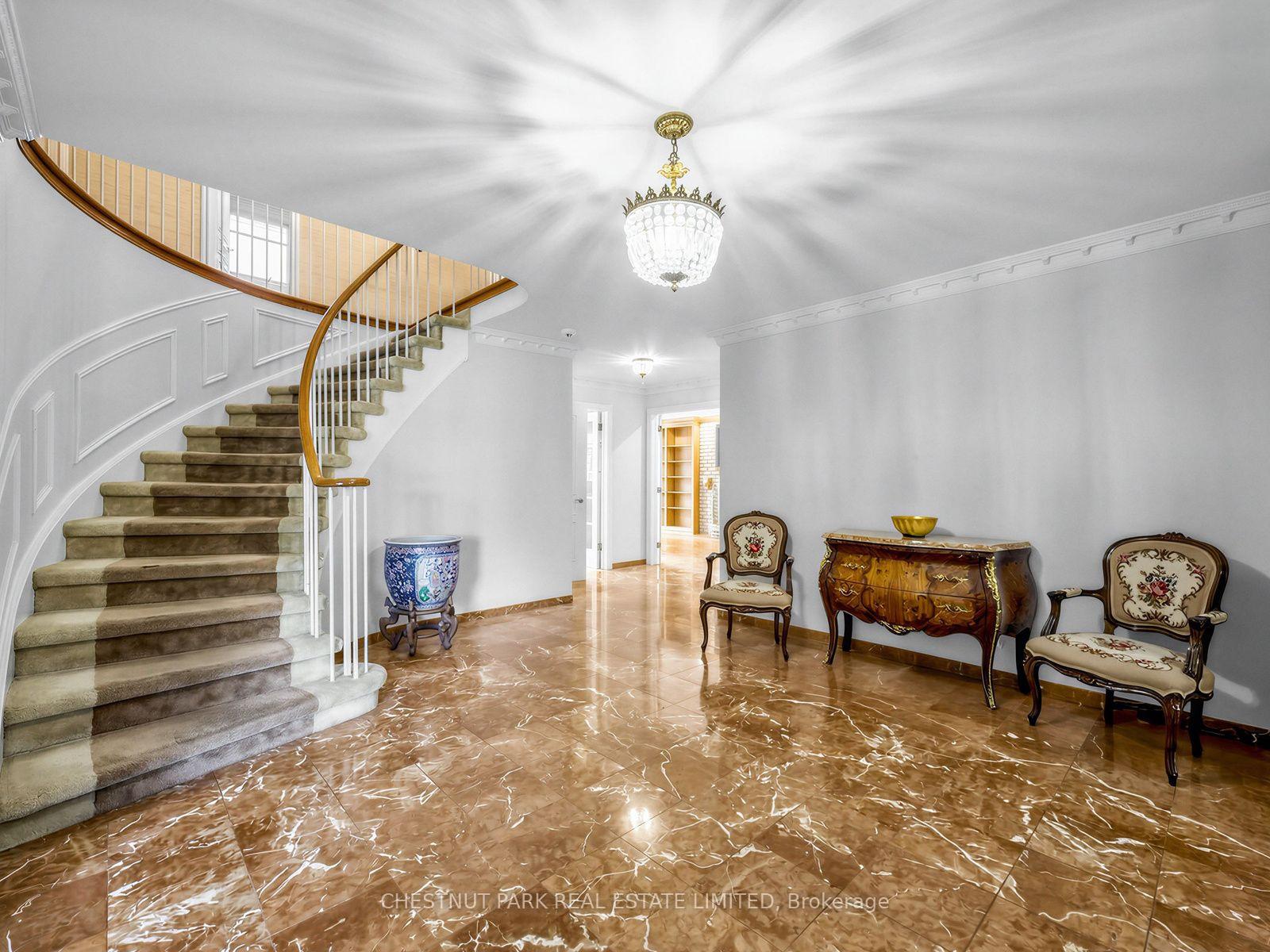 Photo 7 of 59 Chipstead Road, North York, Banbury-Don Mills — HOMEH
