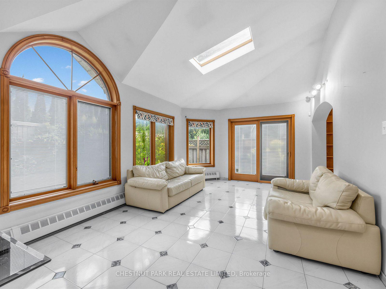 Photo 14 of 59 Chipstead Road, North York, Banbury-Don Mills — HOMEH