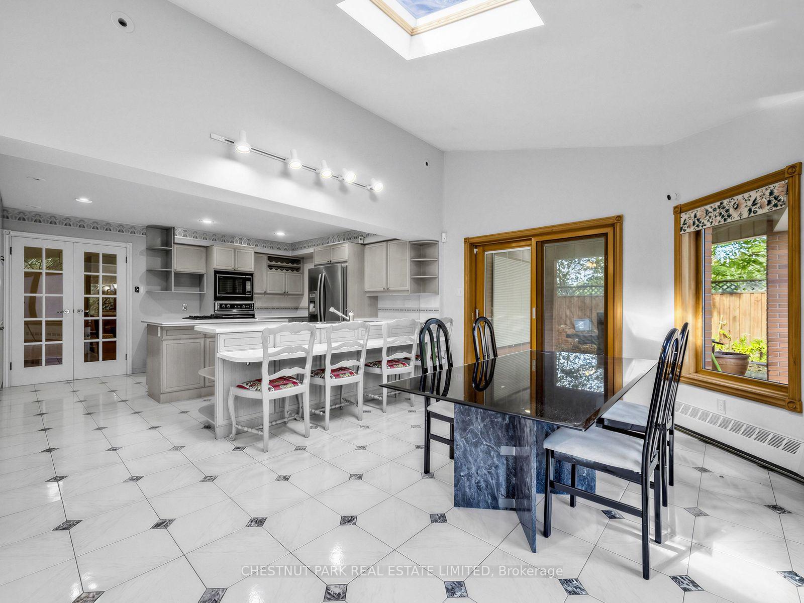 Photo 16 of 59 Chipstead Road, North York, Banbury-Don Mills — HOMEH