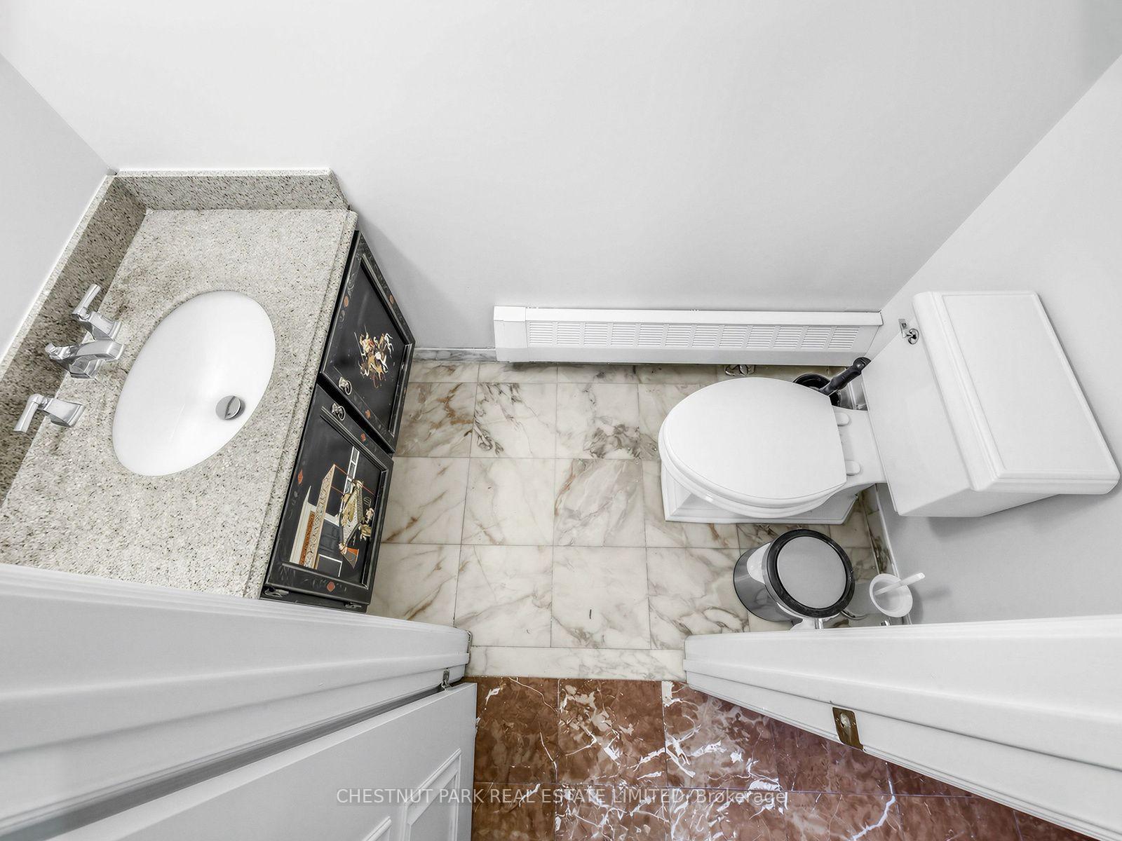 Photo 23 of 59 Chipstead Road, North York, Banbury-Don Mills — HOMEH