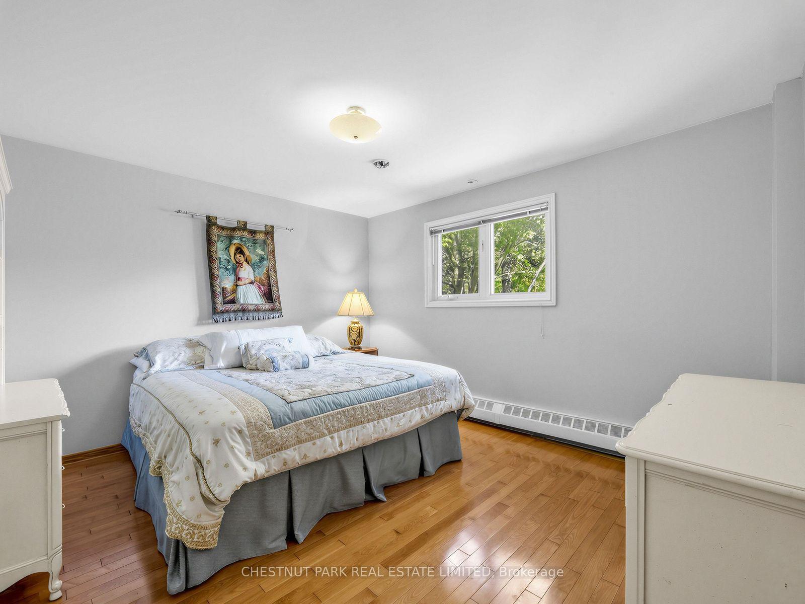 Photo 26 of 59 Chipstead Road, North York, Banbury-Don Mills — HOMEH
