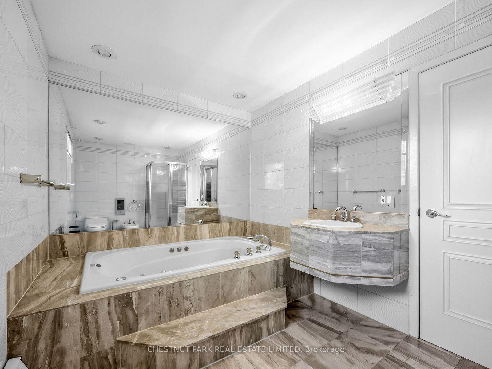 Photo 27 of 59 Chipstead Road, North York, Banbury-Don Mills — HOMEH