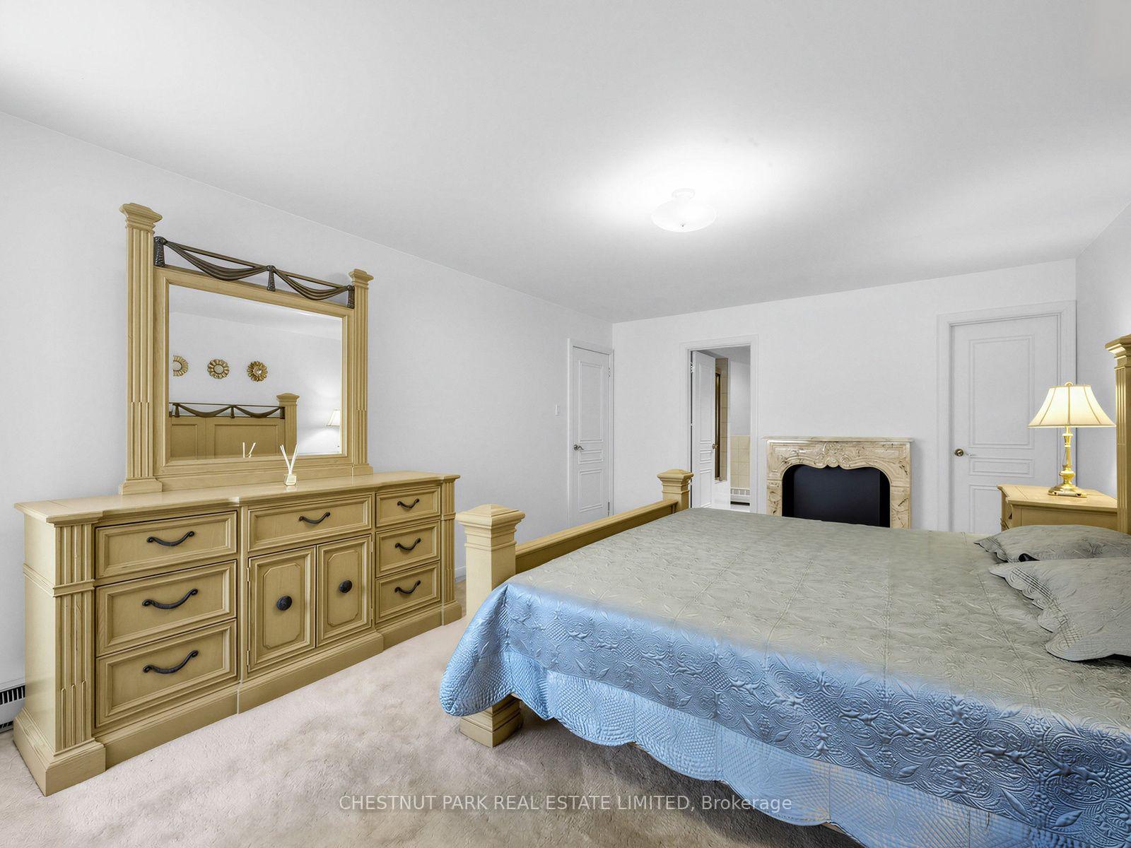 Photo 30 of 59 Chipstead Road, North York, Banbury-Don Mills — HOMEH