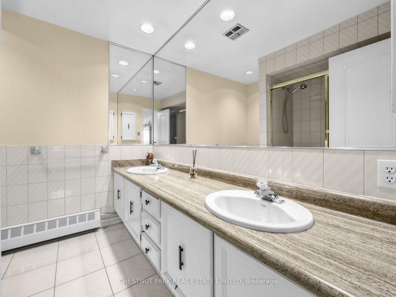 Photo 31 of 59 Chipstead Road, North York, Banbury-Don Mills — HOMEH