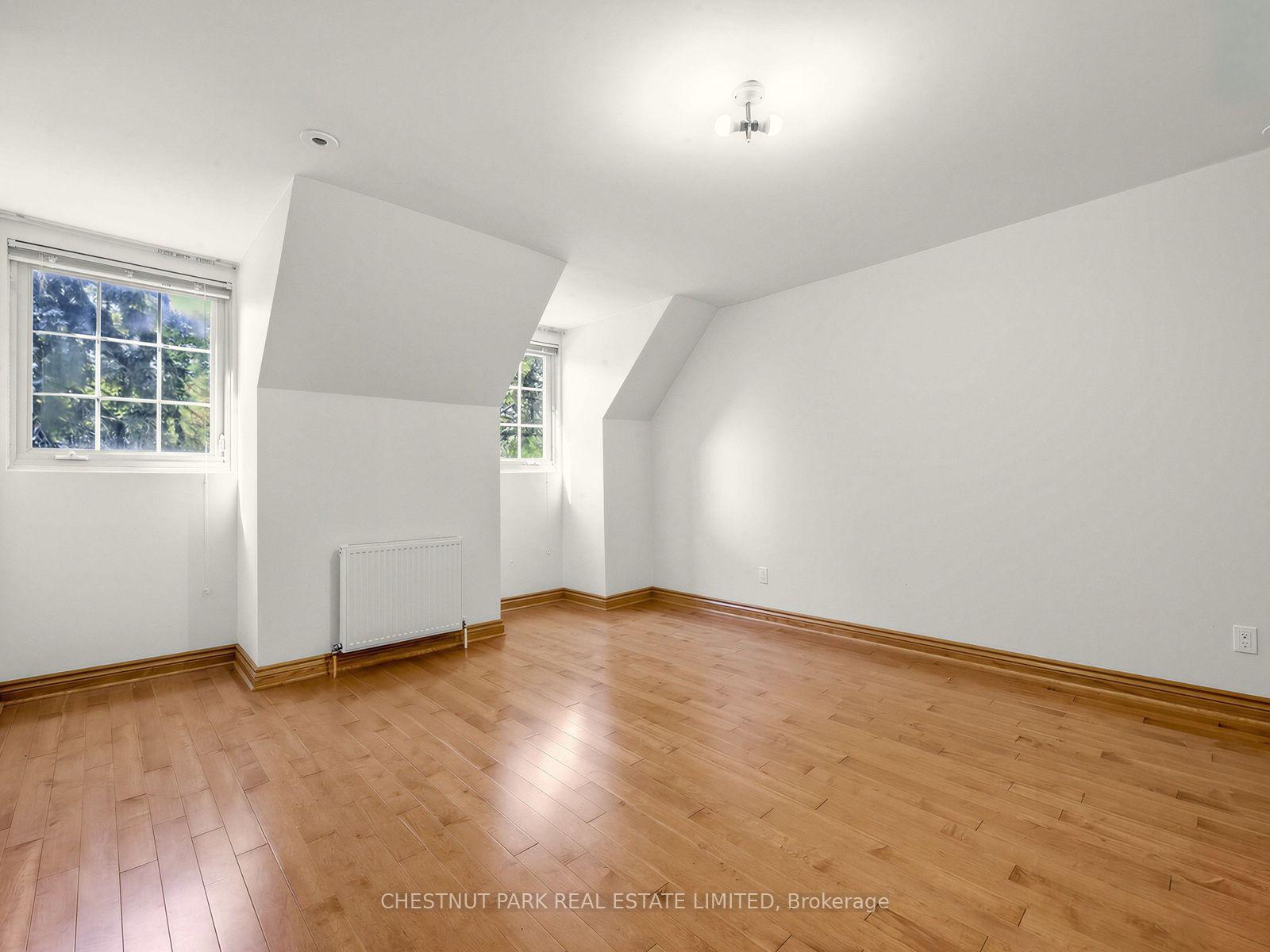 Photo 33 of 59 Chipstead Road, North York, Banbury-Don Mills — HOMEH