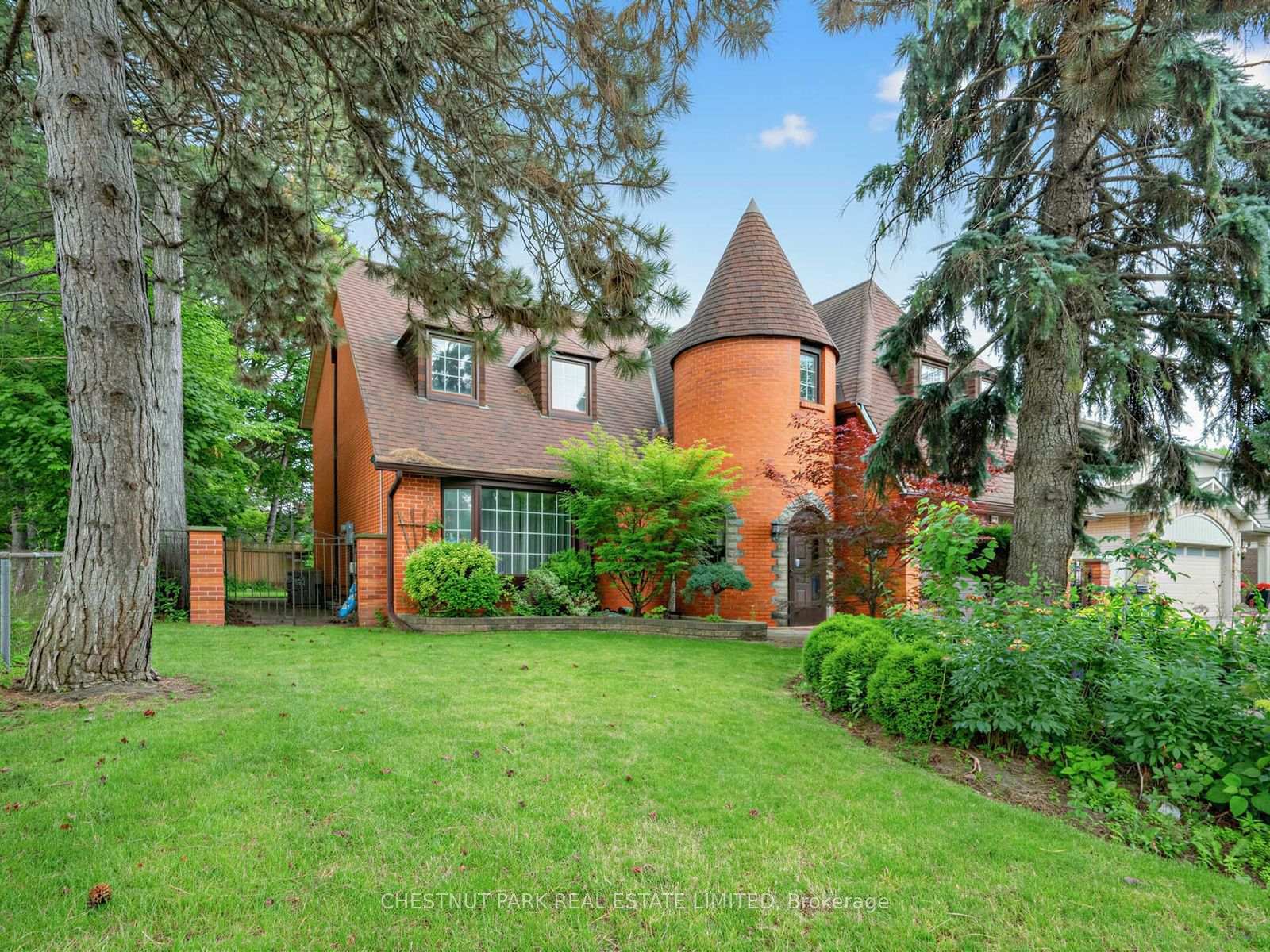 Photo 39 of 59 Chipstead Road, North York, Banbury-Don Mills — HOMEH