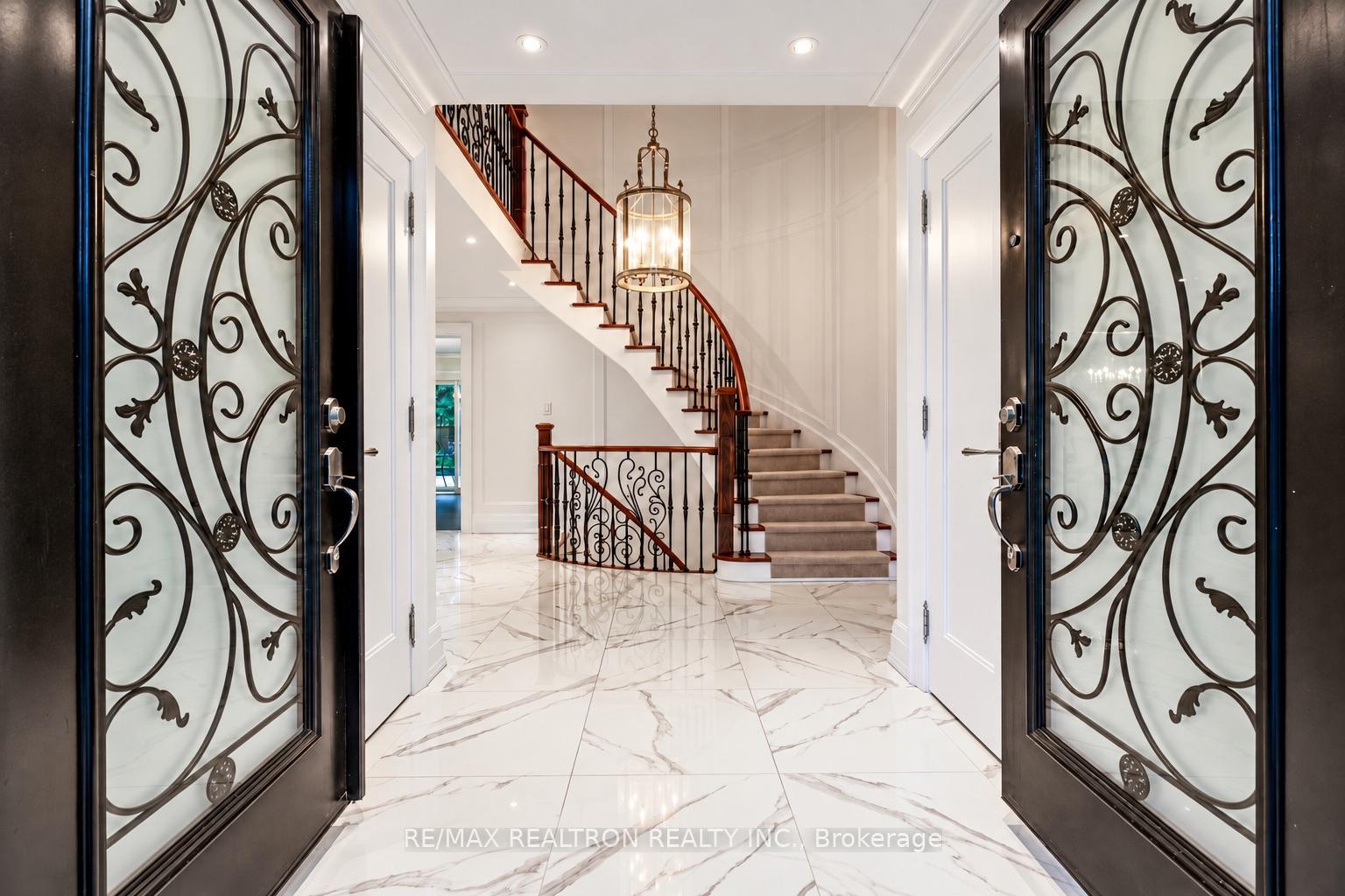 Photo 3 of 16 Sagewood Drive, North York, Banbury-Don Mills — HOMEH