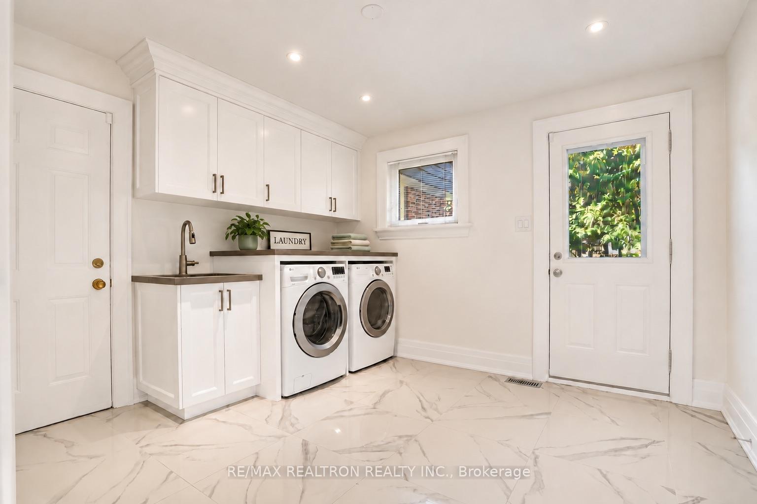 Photo 24 of 16 Sagewood Drive, North York, Banbury-Don Mills — HOMEH