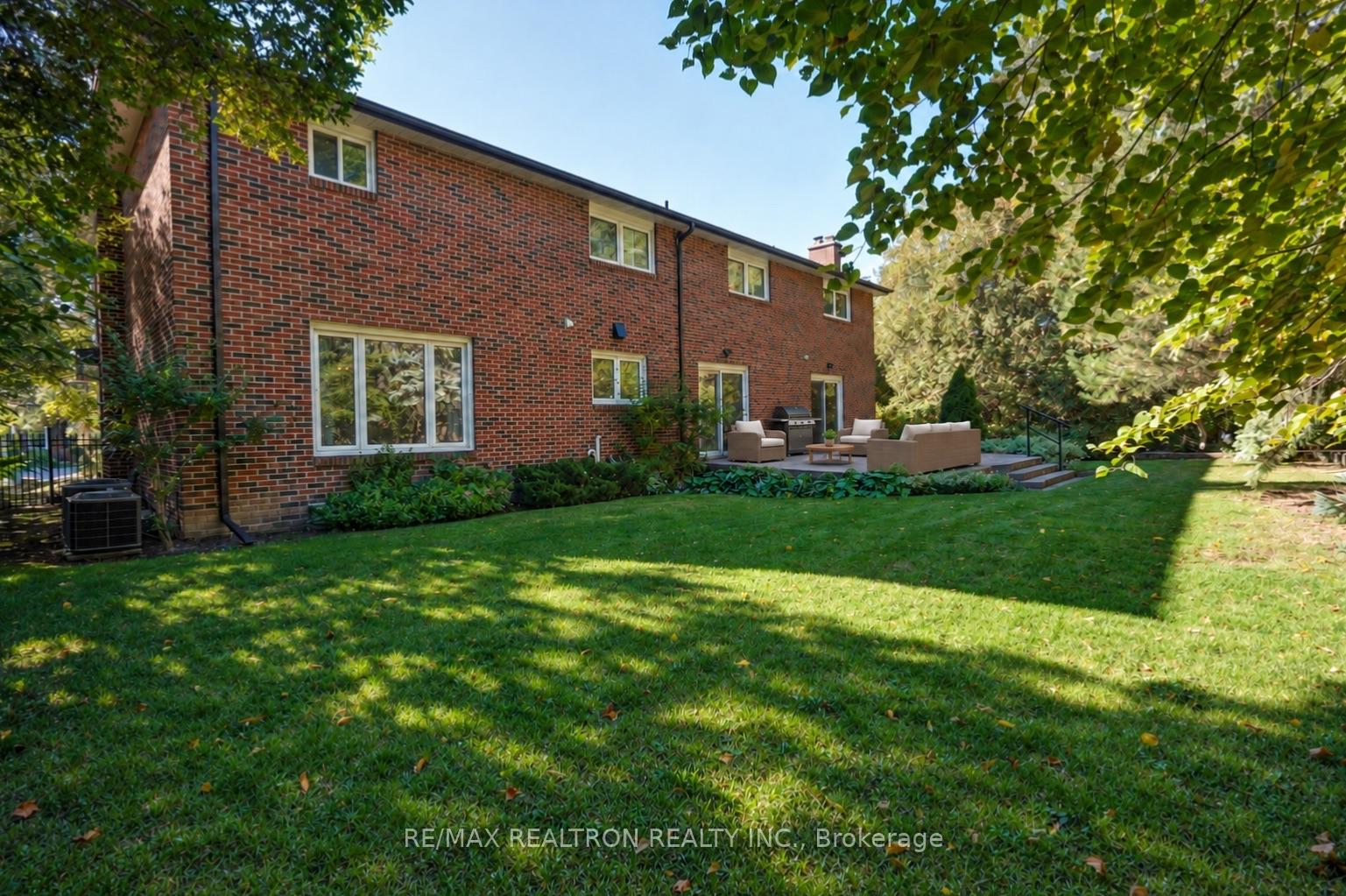 Photo 48 of 16 Sagewood Drive, North York, Banbury-Don Mills — HOMEH