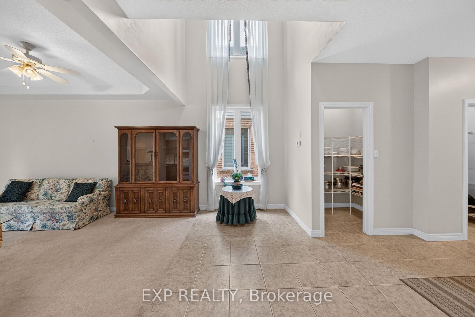 Photo 6 of 5281 Picketts Way, Burlington, Orchard — HOMEH