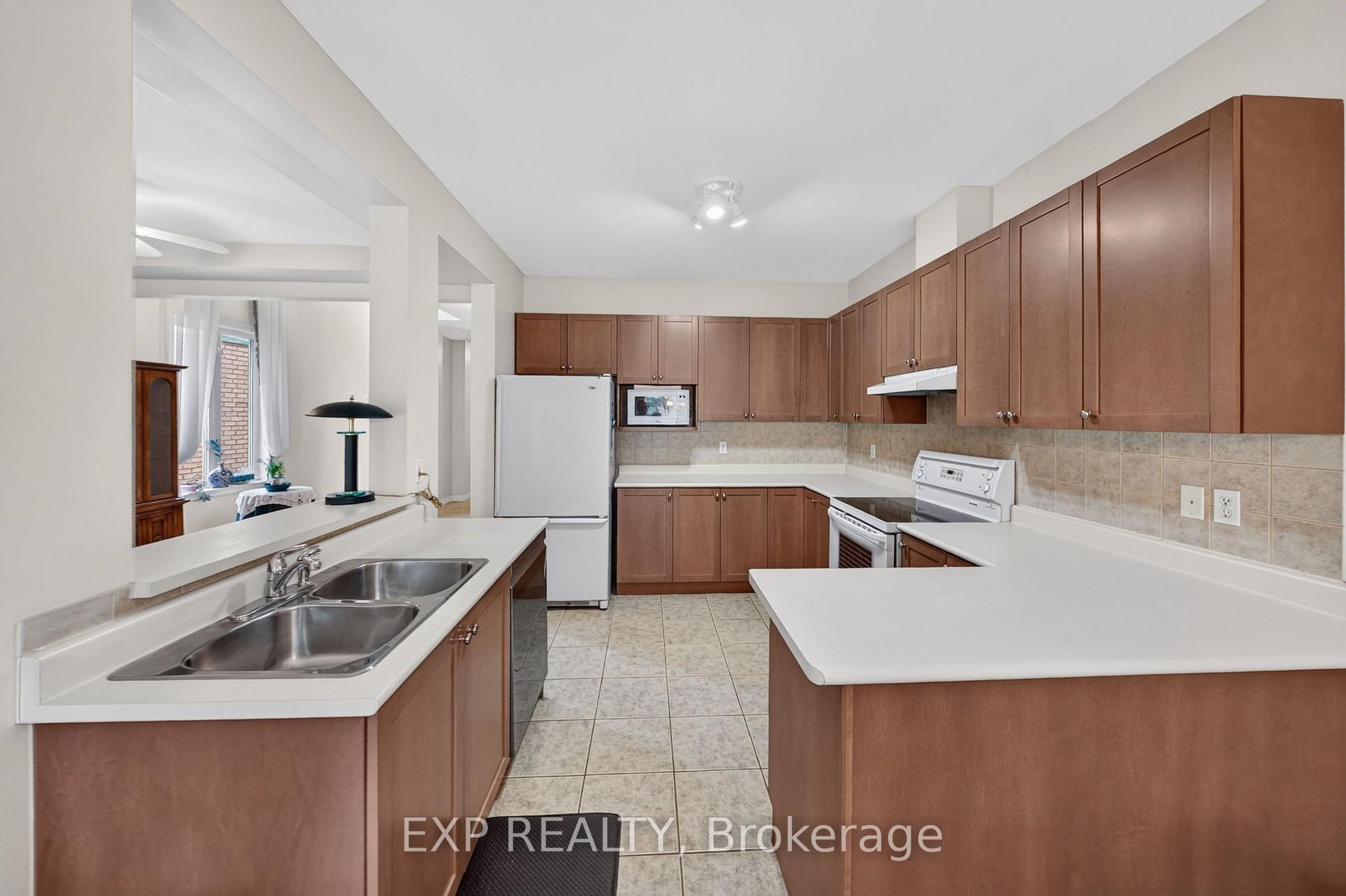 Photo 14 of 5281 Picketts Way, Burlington, Orchard — HOMEH