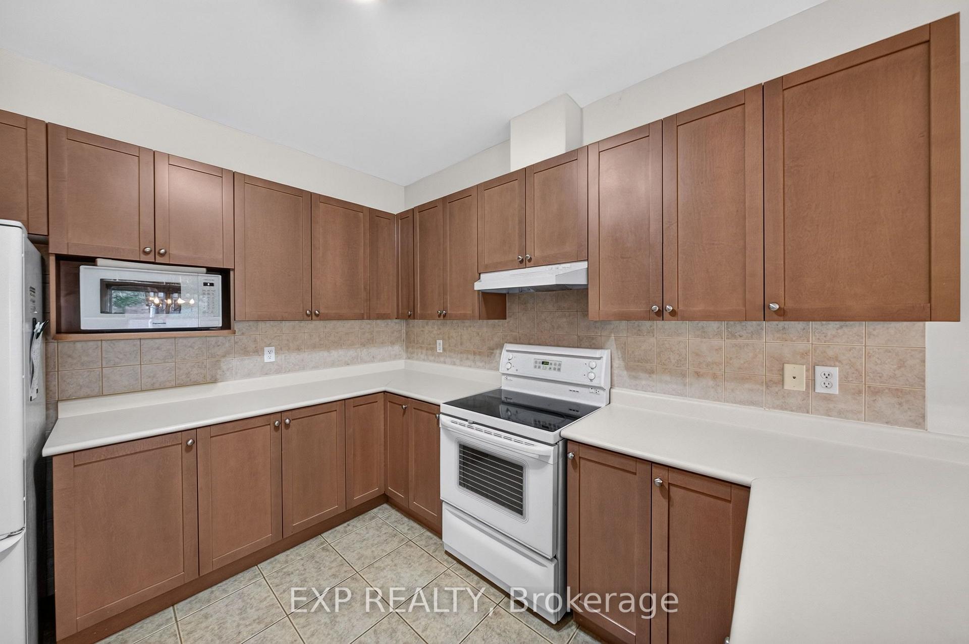 Photo 17 of 5281 Picketts Way, Burlington, Orchard — HOMEH