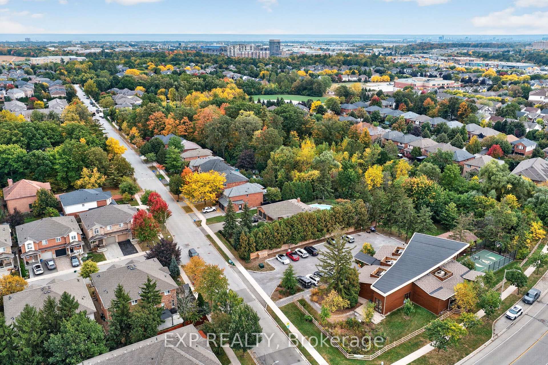 Photo 48 of 5281 Picketts Way, Burlington, Orchard — HOMEH