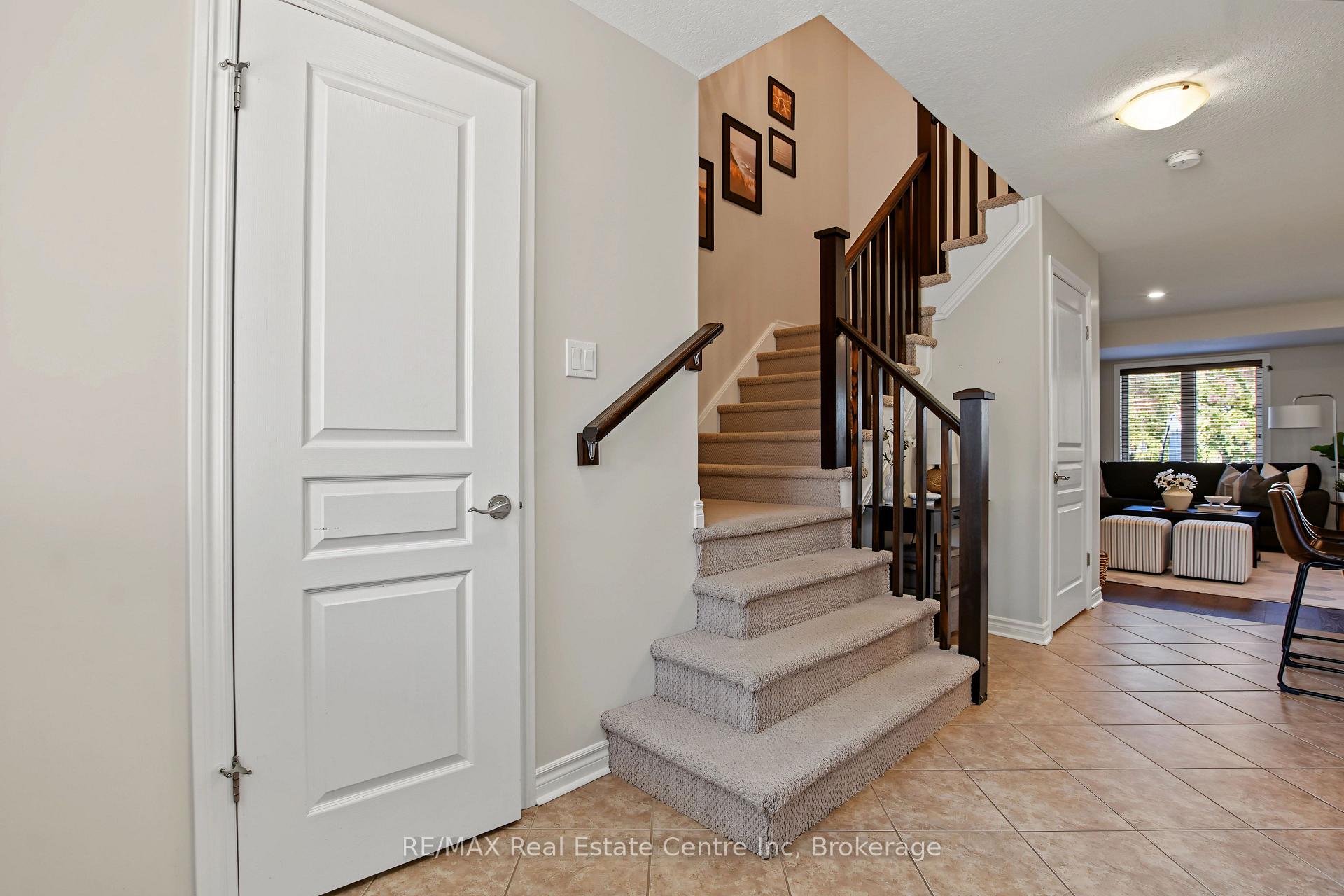 Photo 4 of 54 Wilkie Crescent, Guelph, Pineridge/Westminster Woods — HOMEH