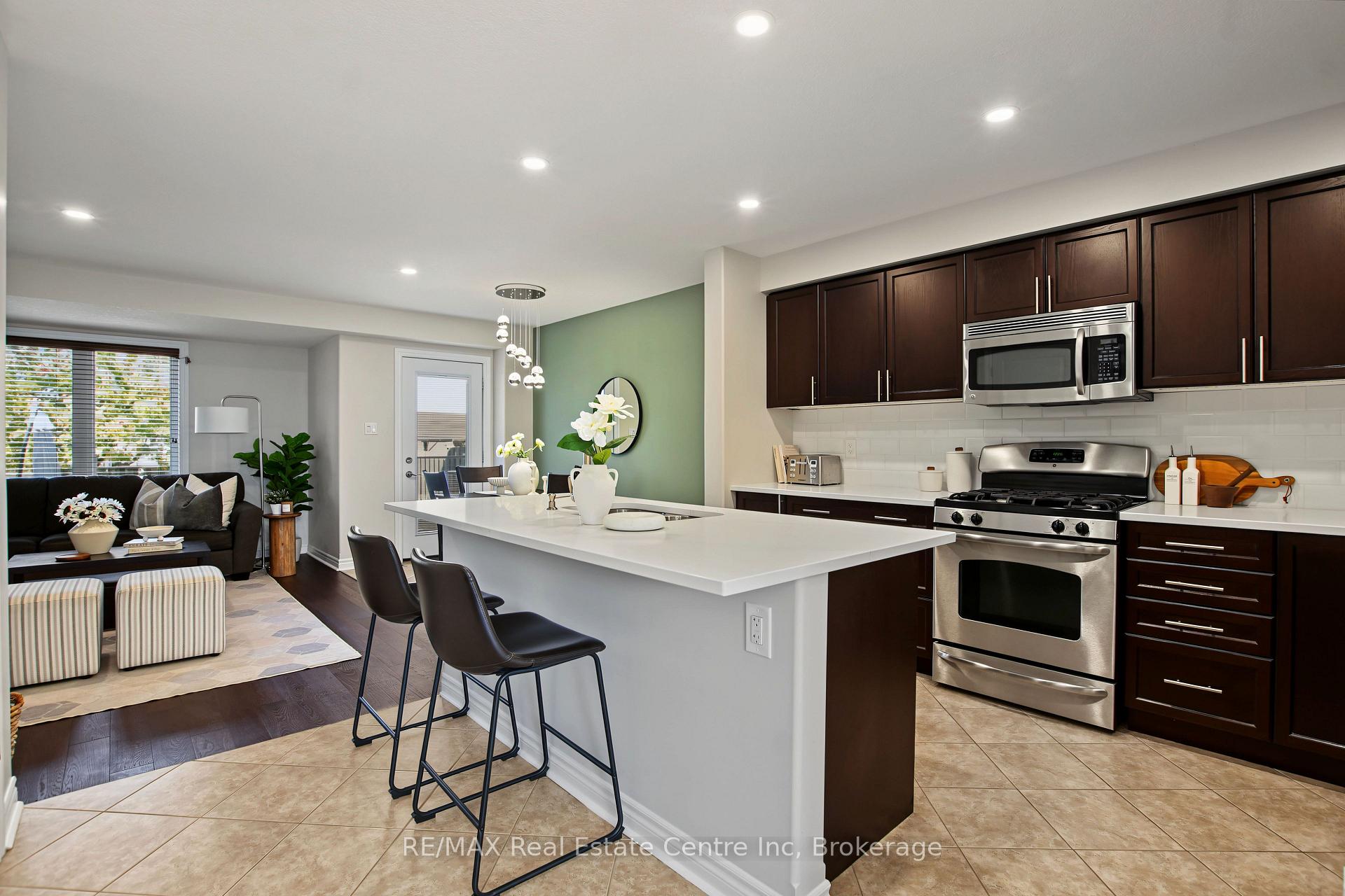 Photo 5 of 54 Wilkie Crescent, Guelph, Pineridge/Westminster Woods — HOMEH