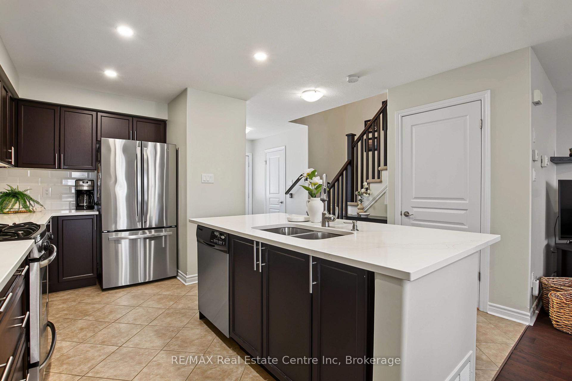 Photo 6 of 54 Wilkie Crescent, Guelph, Pineridge/Westminster Woods — HOMEH