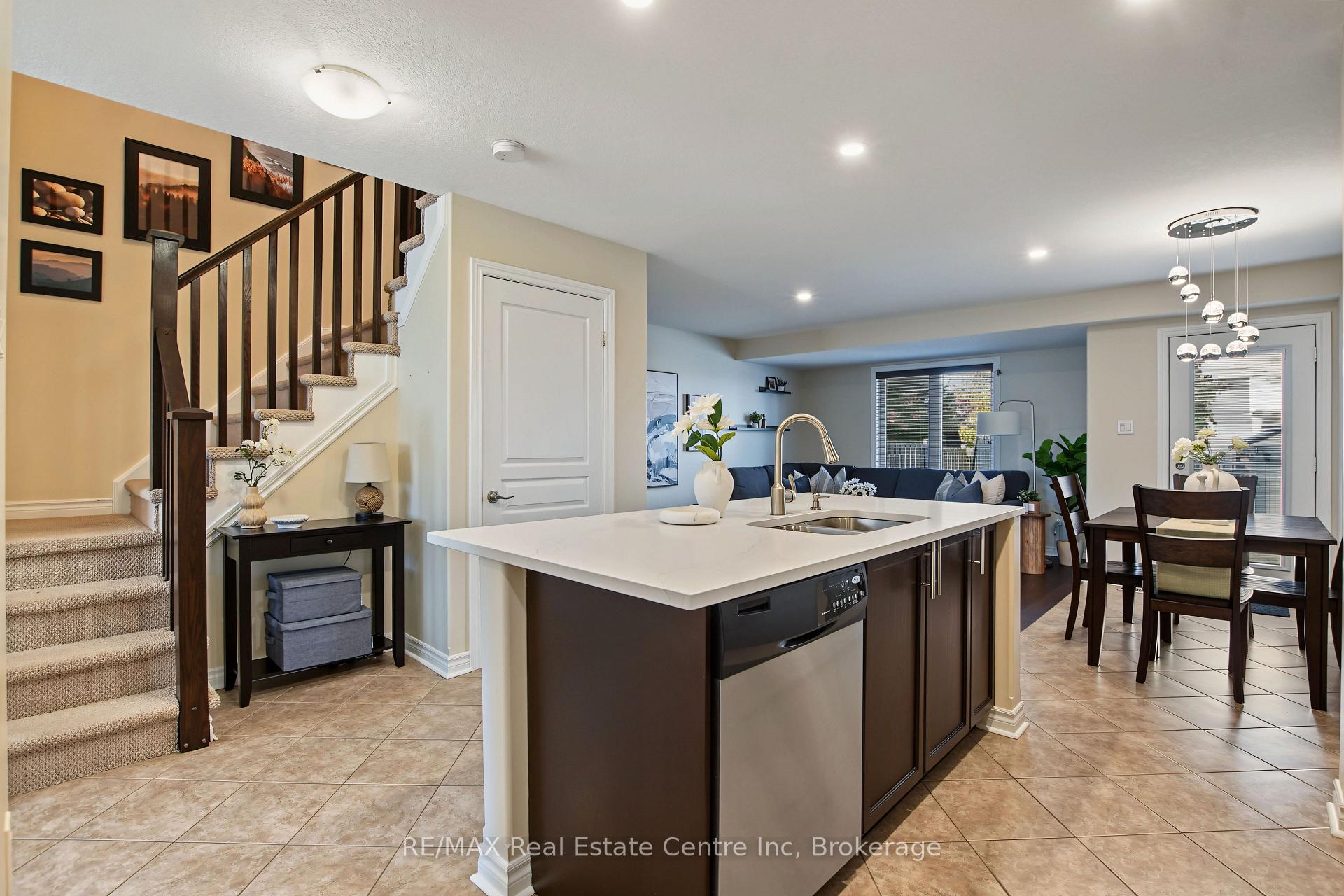 Photo 7 of 54 Wilkie Crescent, Guelph, Pineridge/Westminster Woods — HOMEH