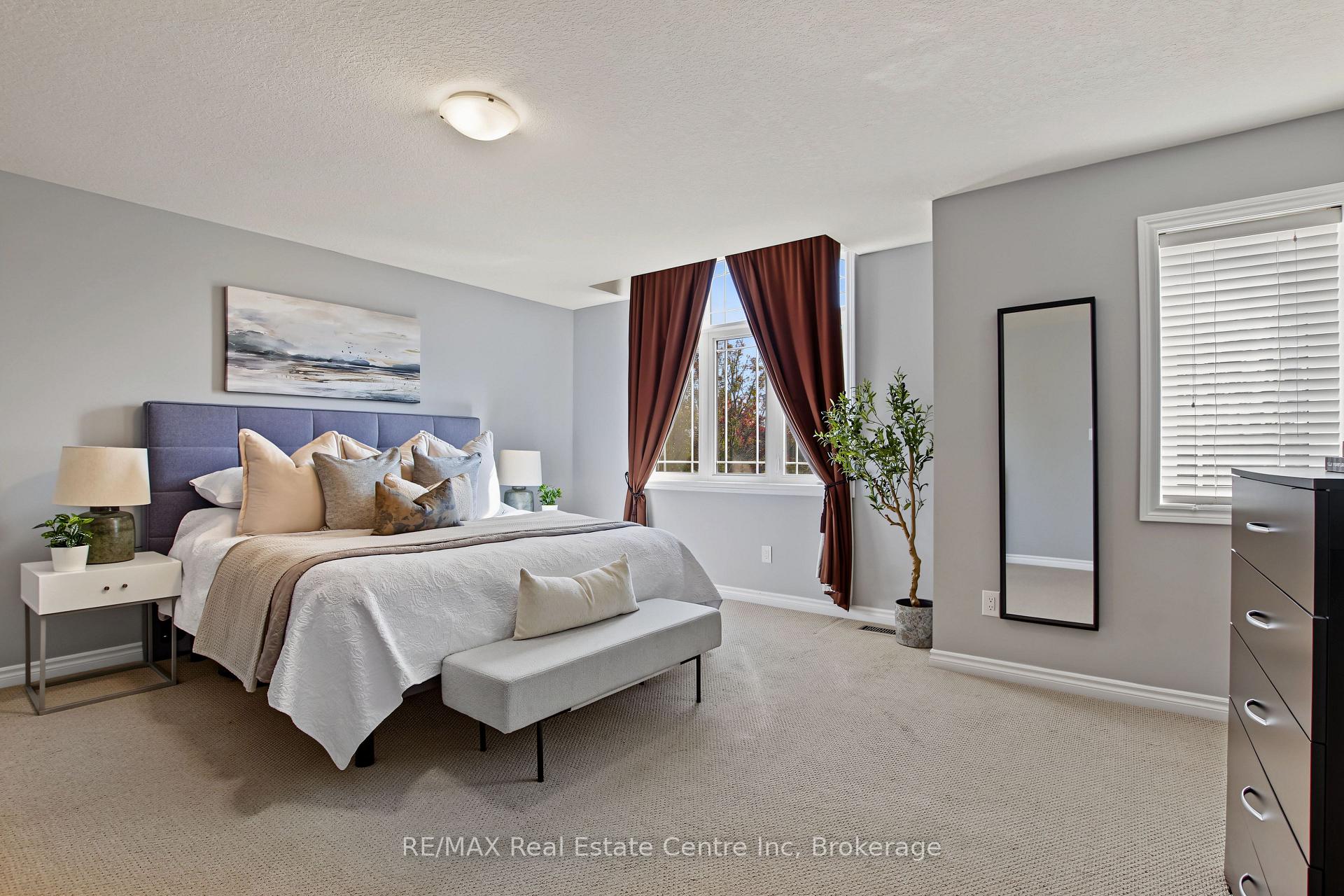Photo 12 of 54 Wilkie Crescent, Guelph, Pineridge/Westminster Woods — HOMEH