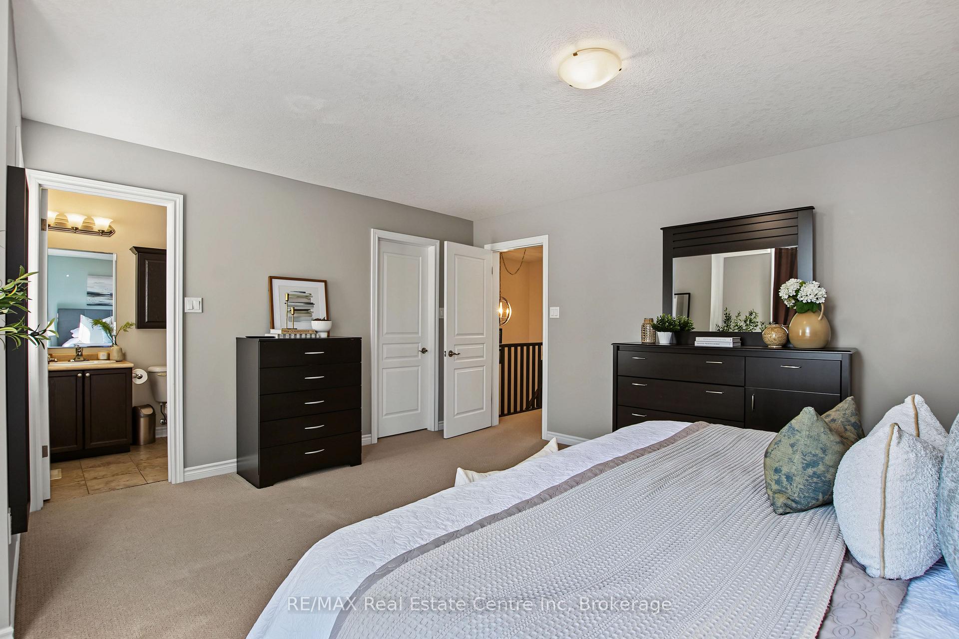 Photo 13 of 54 Wilkie Crescent, Guelph, Pineridge/Westminster Woods — HOMEH