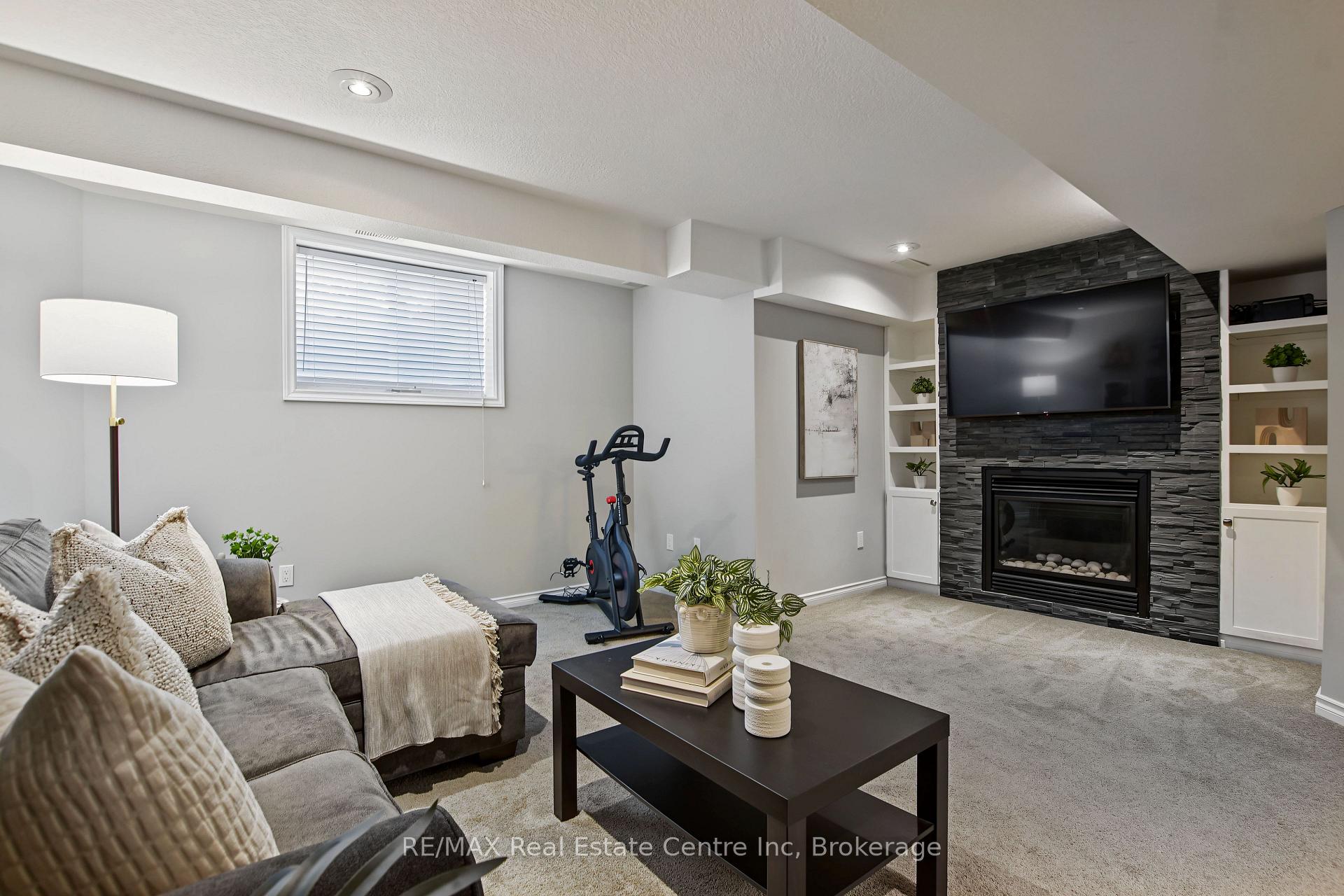 Photo 21 of 54 Wilkie Crescent, Guelph, Pineridge/Westminster Woods — HOMEH
