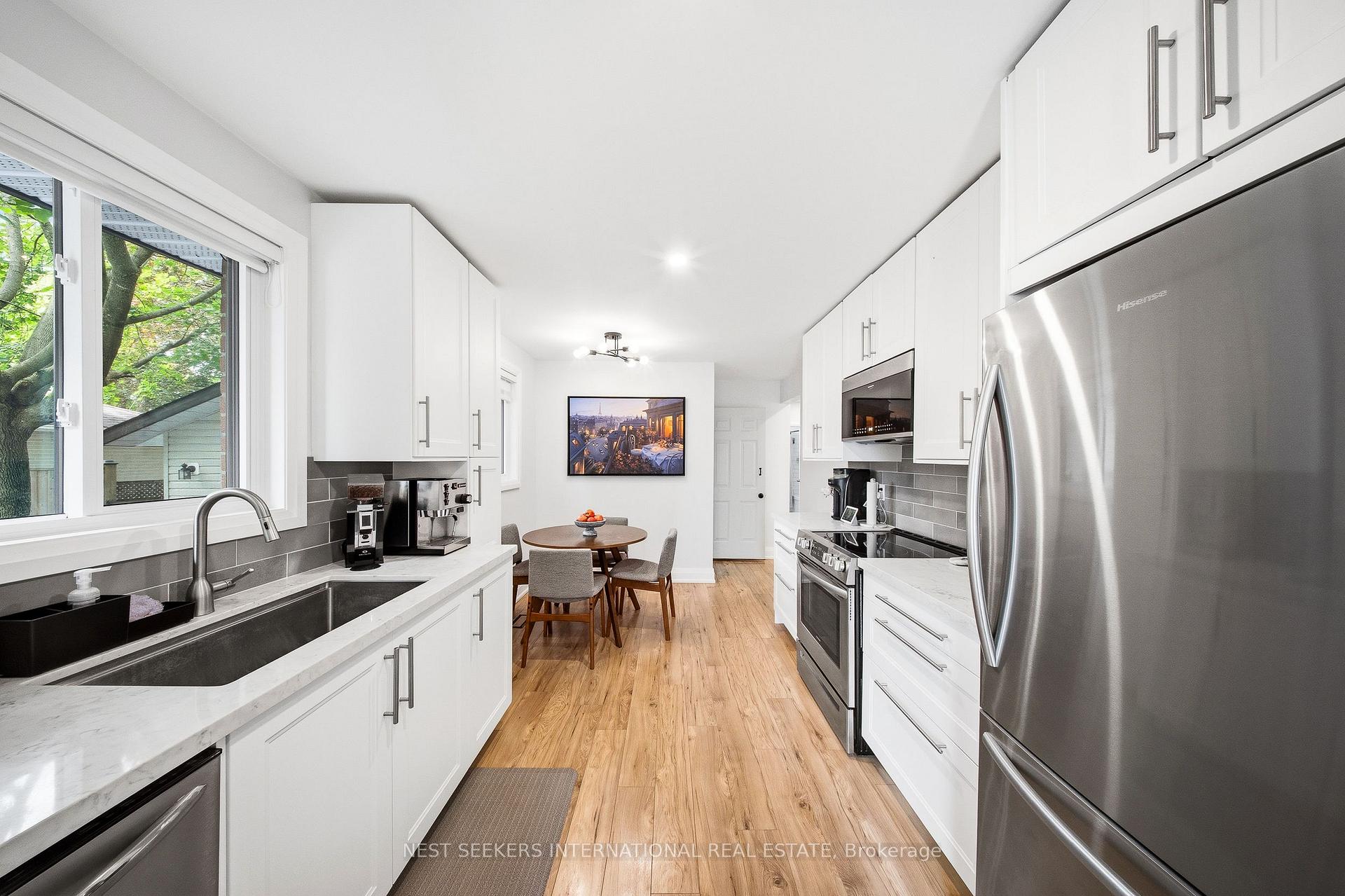 Photo 7 of 67 Foreht Crescent, Aurora, Aurora Heights — HOMEH