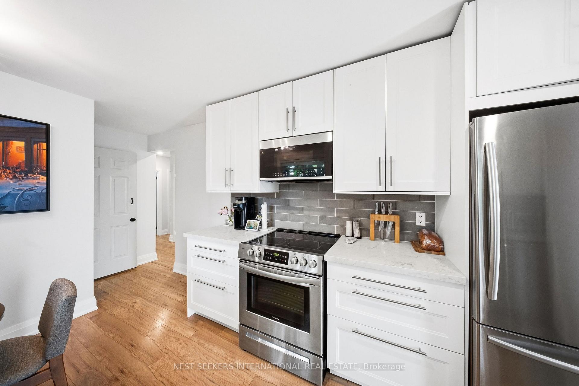 Photo 9 of 67 Foreht Crescent, Aurora, Aurora Heights — HOMEH