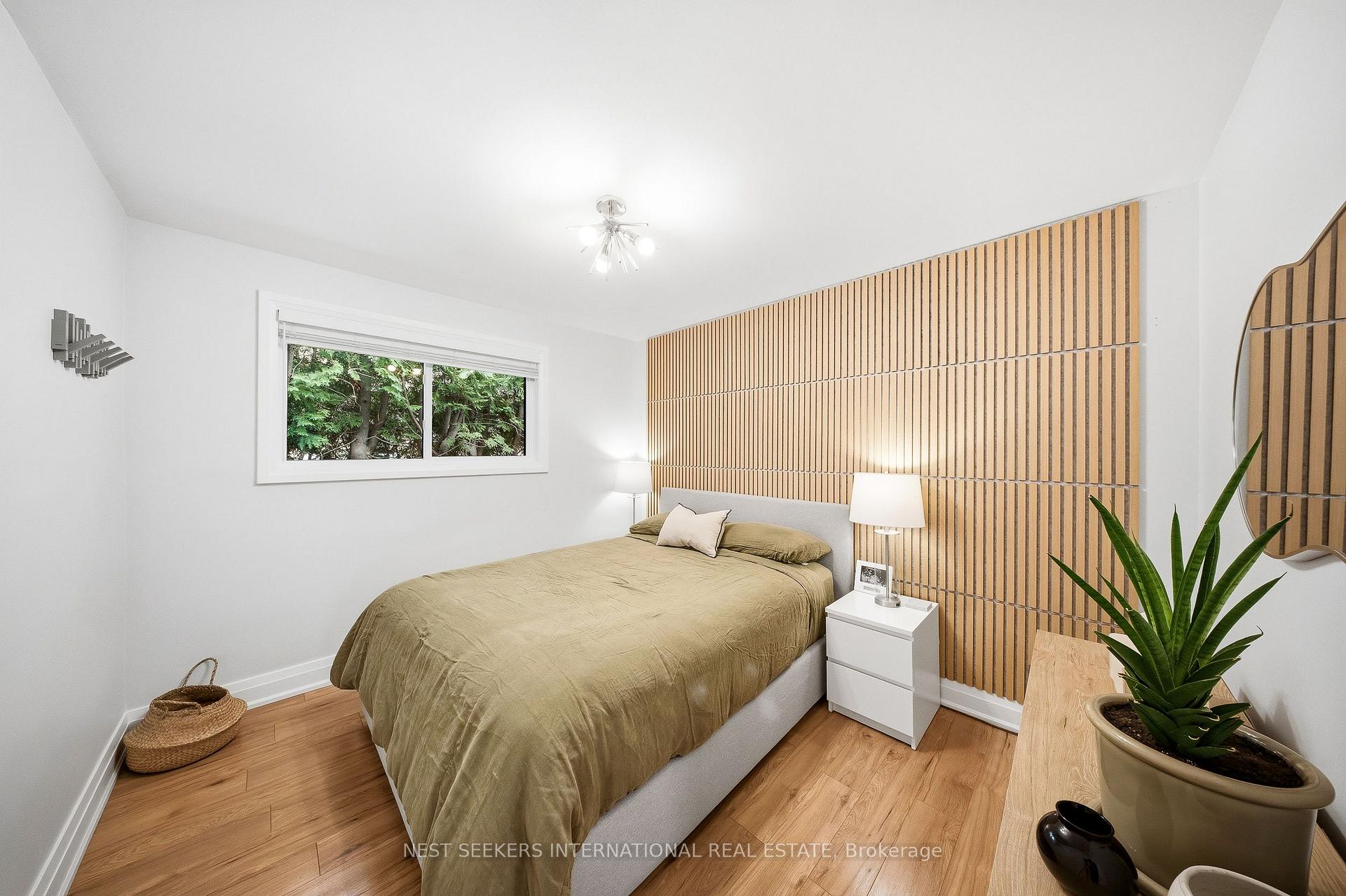 Photo 10 of 67 Foreht Crescent, Aurora, Aurora Heights — HOMEH