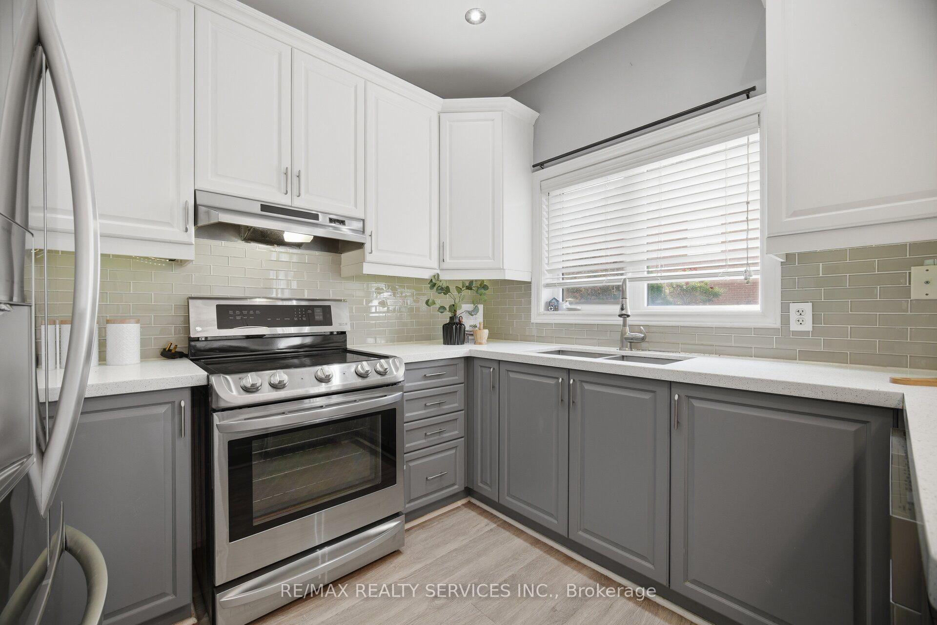 Photo 14 of 5 Westhampton Way, Hamilton, Winona Park — HOMEH
