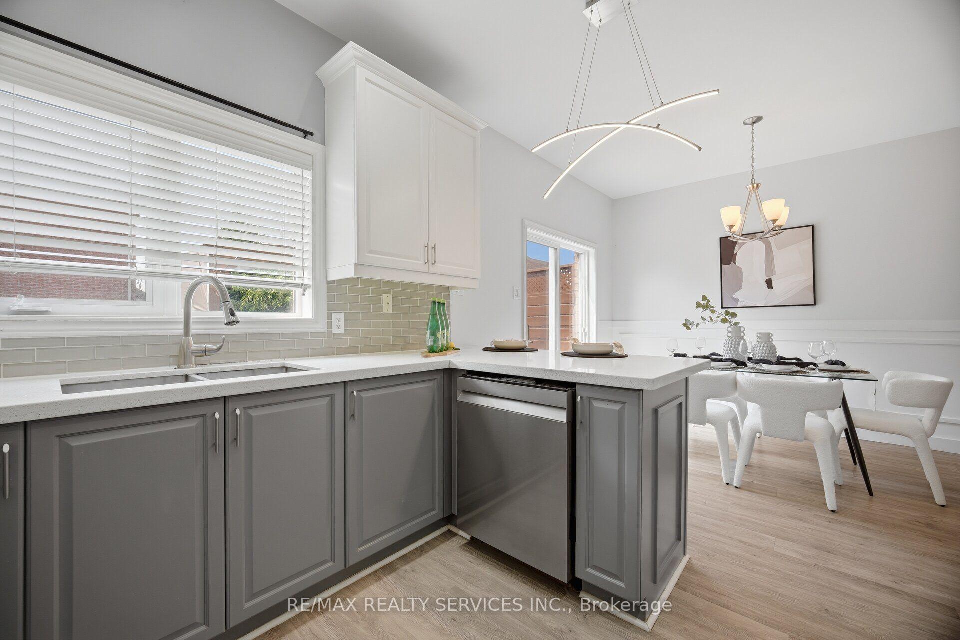 Photo 16 of 5 Westhampton Way, Hamilton, Winona Park — HOMEH