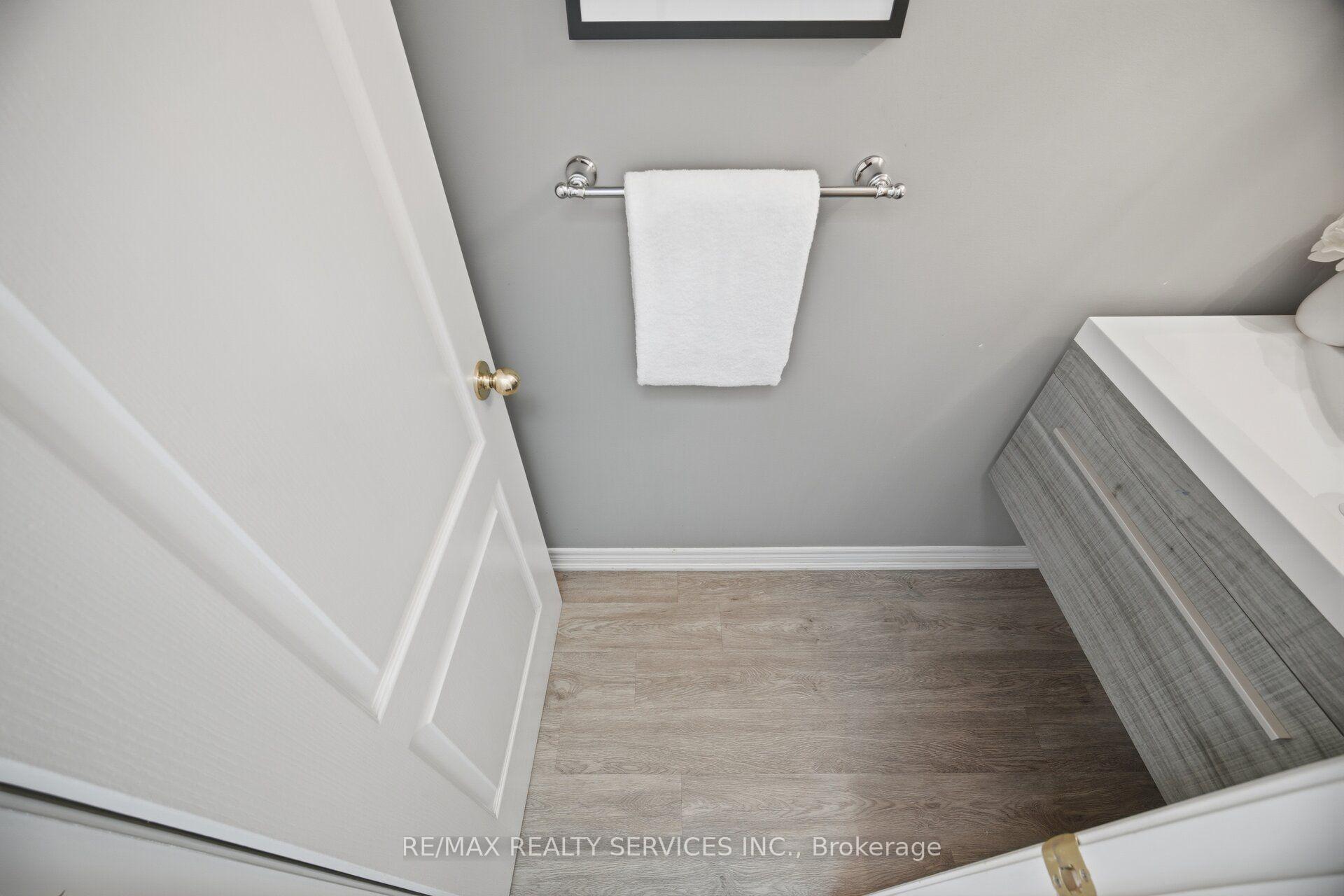 Photo 20 of 5 Westhampton Way, Hamilton, Winona Park — HOMEH