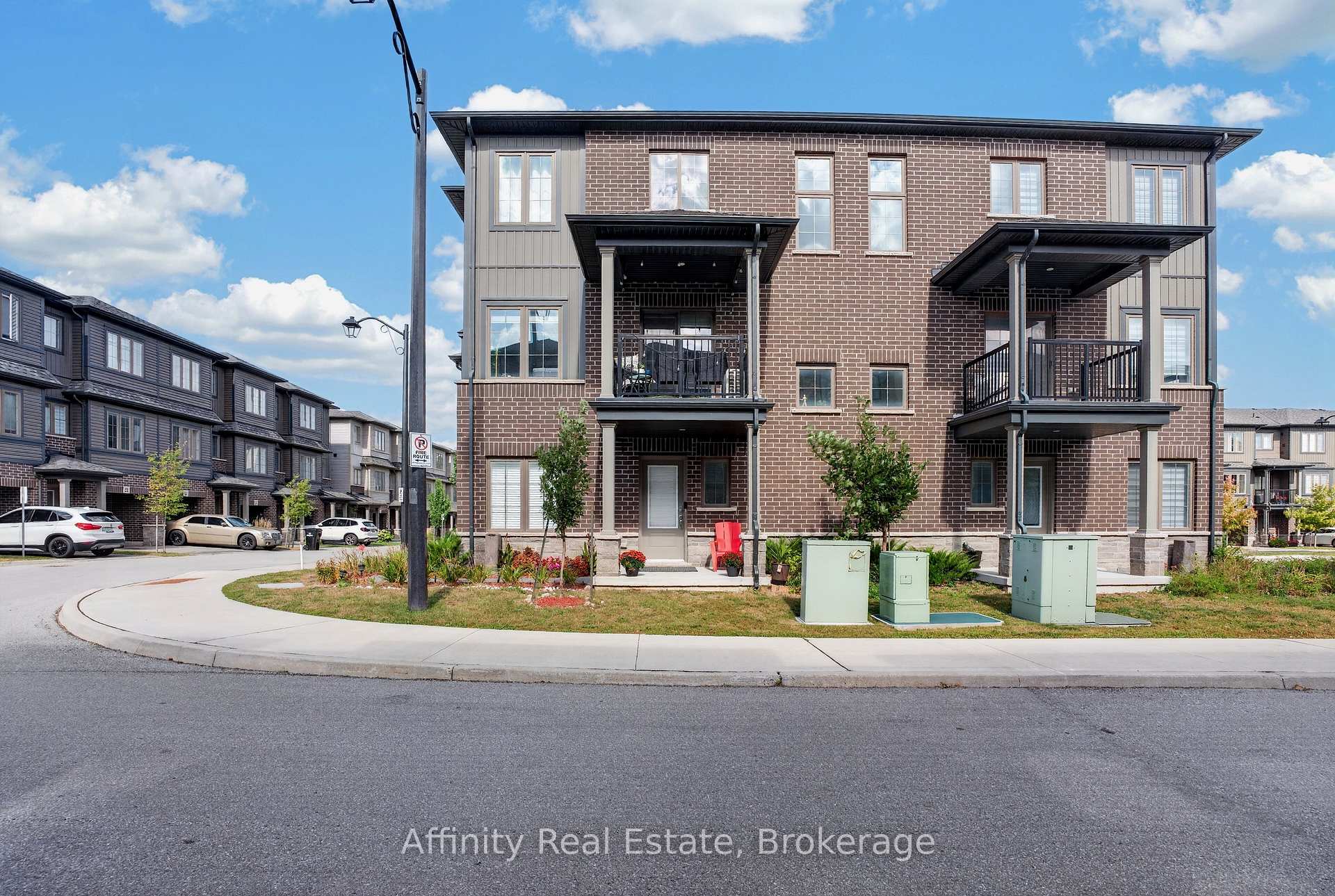 Photo 4 of Unit #49, 124 Compass Trail, Cambridge, Preston Heights — HOMEH