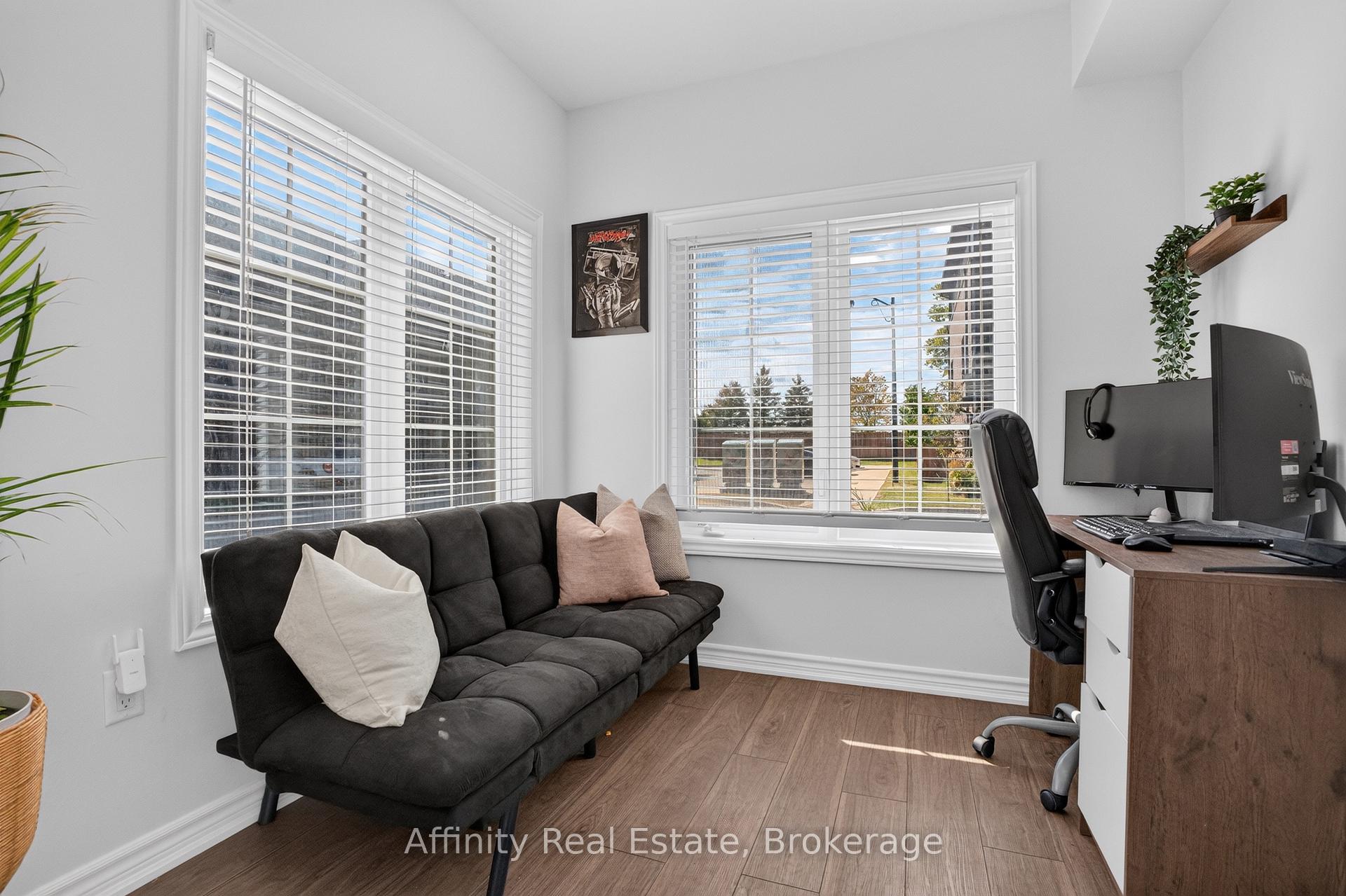 Photo 7 of Unit #49, 124 Compass Trail, Cambridge, Preston Heights — HOMEH