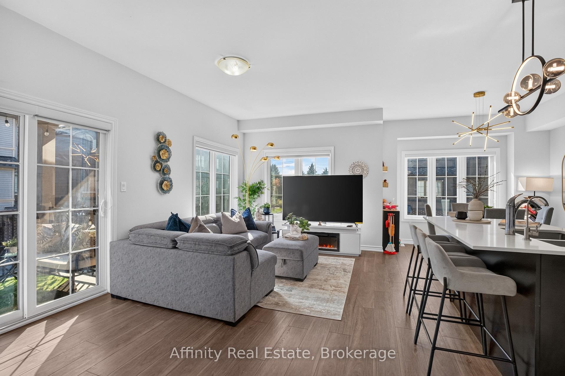 Photo 12 of Unit #49, 124 Compass Trail, Cambridge, Preston Heights — HOMEH