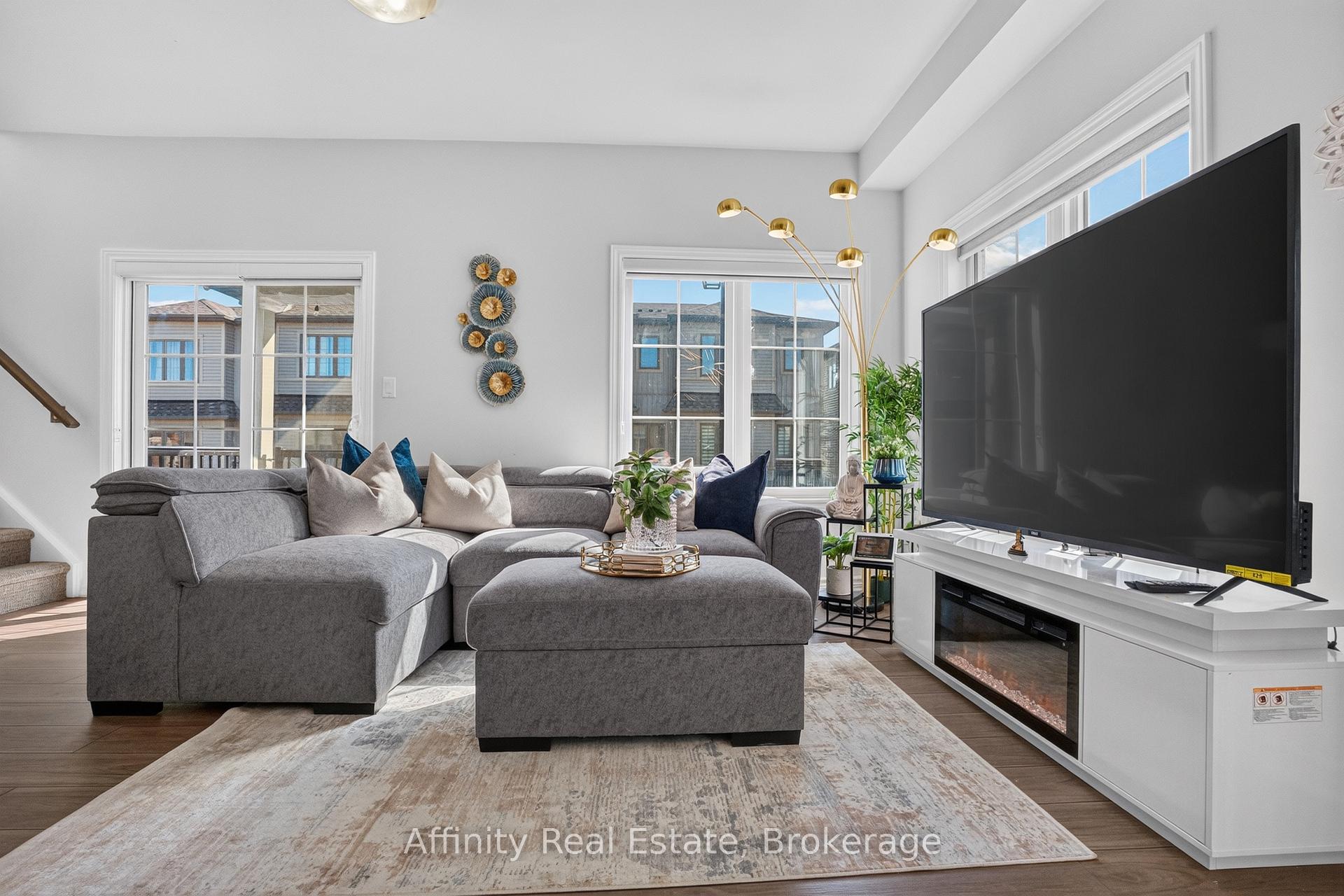 Photo 13 of Unit #49, 124 Compass Trail, Cambridge, Preston Heights — HOMEH