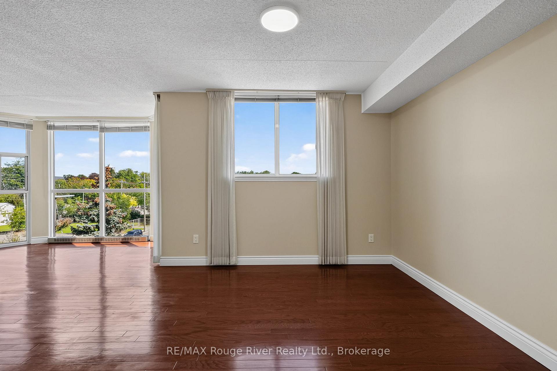 Photo 8 of Unit 402, 1 Queen Street, Cobourg — HOMEH