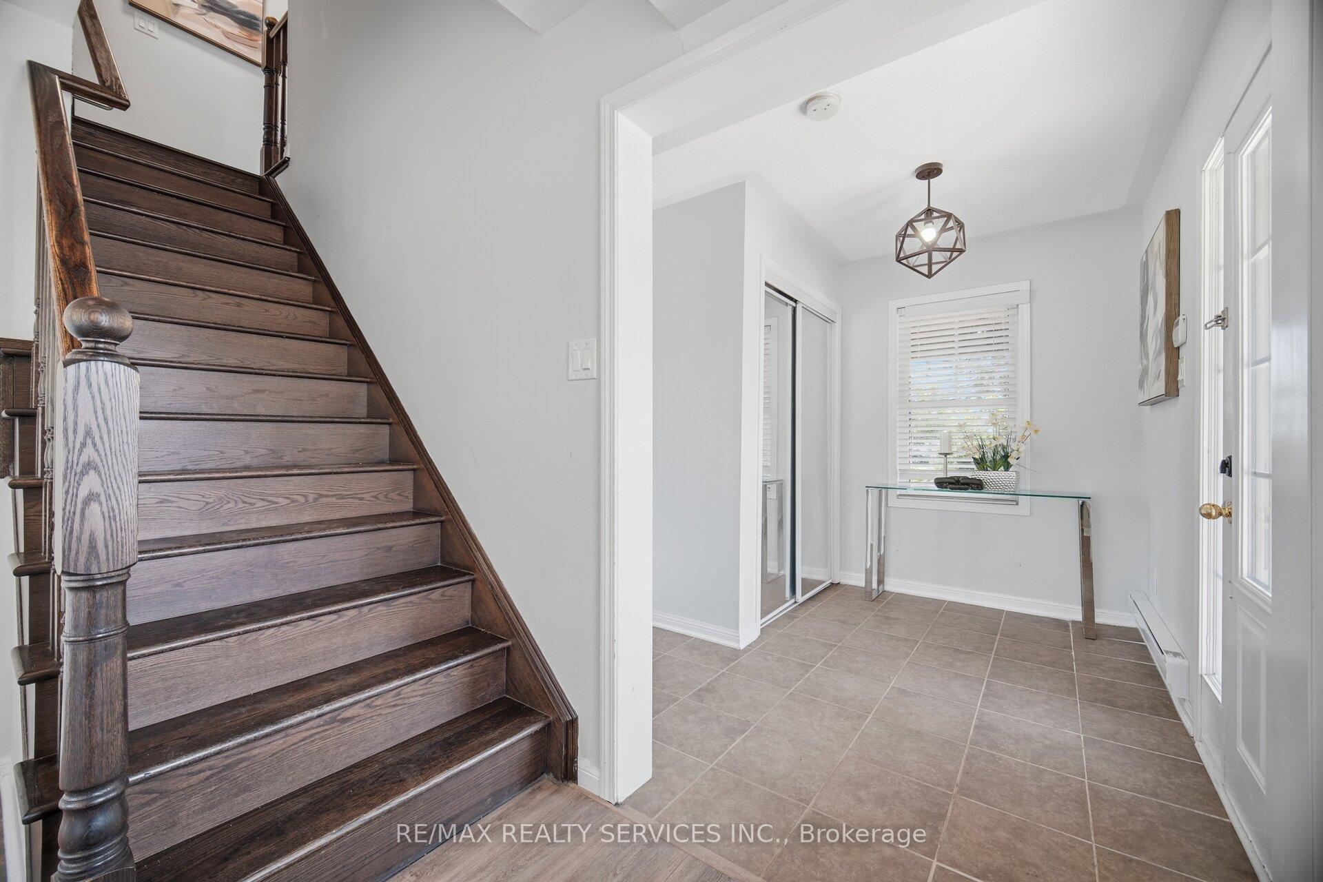 Photo 13 of 6 Viewforth Road, Brampton, Northwest Brampton — HOMEH