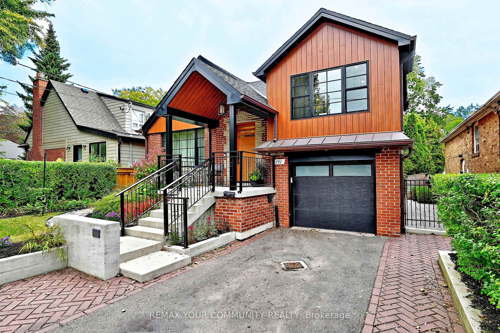 Photo 5 of 141 Prince Edward Drive S, Etobicoke, Stonegate-Queensway — HOMEH