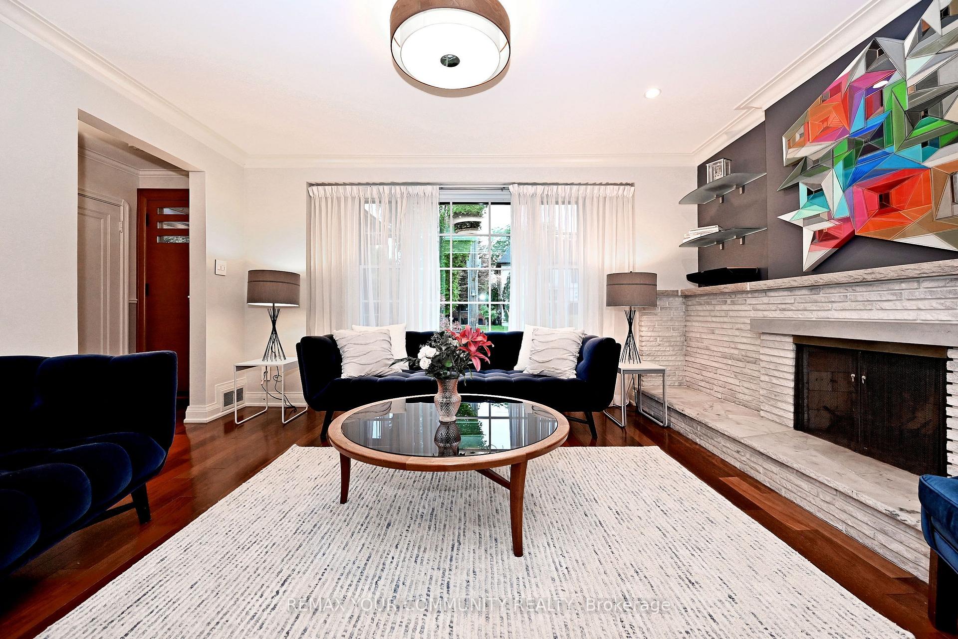 Photo 15 of 141 Prince Edward Drive S, Etobicoke, Stonegate-Queensway — HOMEH