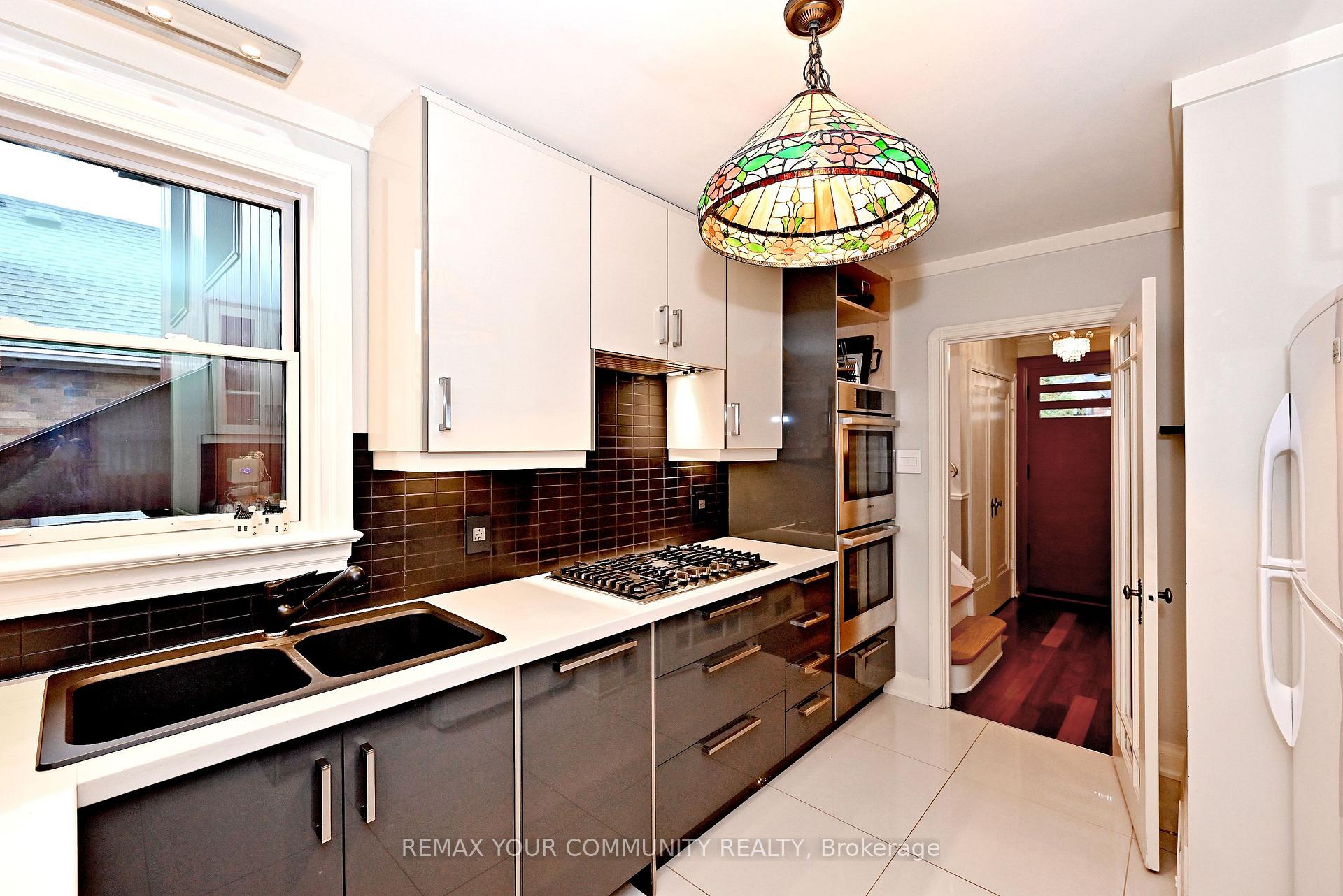Photo 21 of 141 Prince Edward Drive S, Etobicoke, Stonegate-Queensway — HOMEH