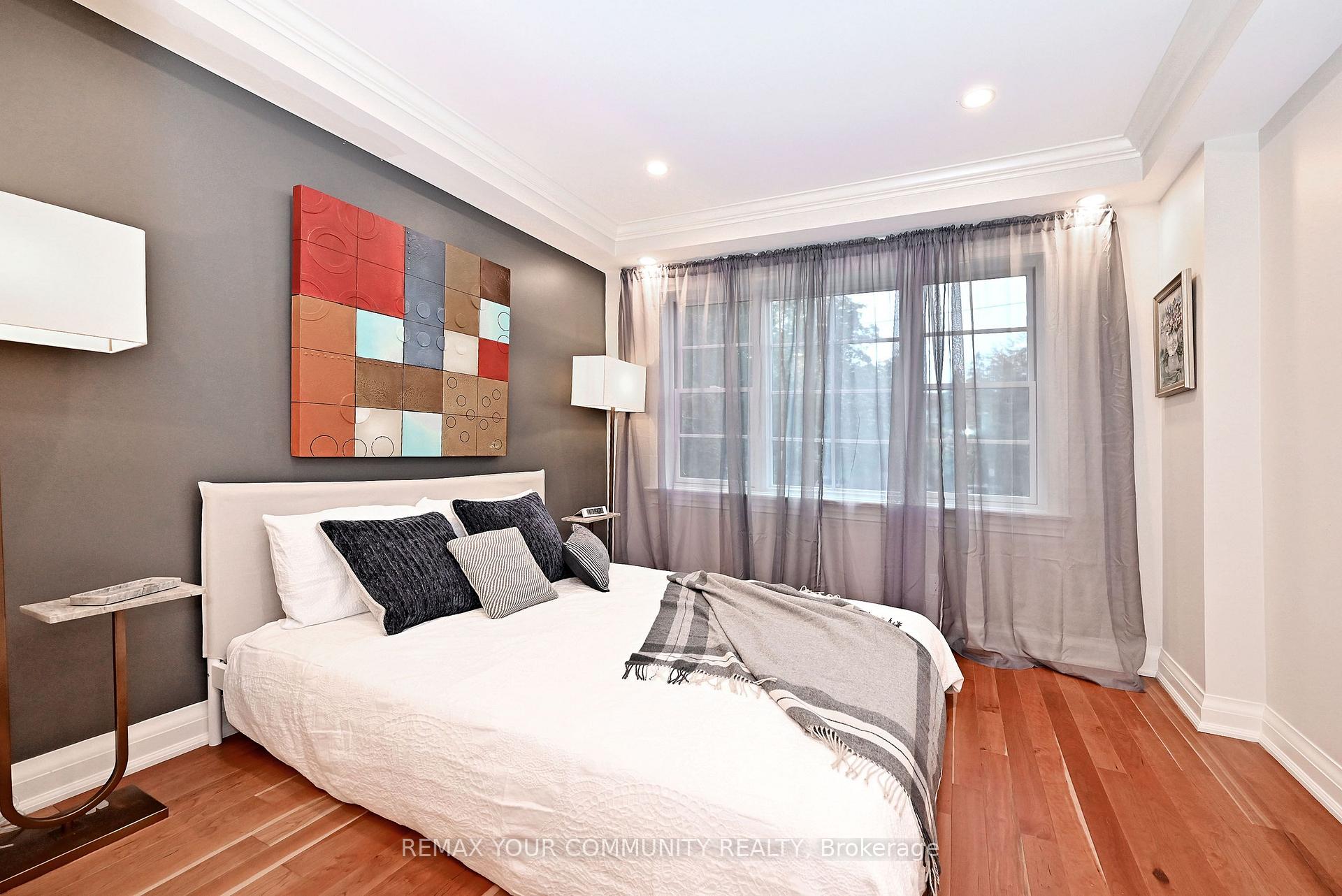 Photo 24 of 141 Prince Edward Drive S, Etobicoke, Stonegate-Queensway — HOMEH